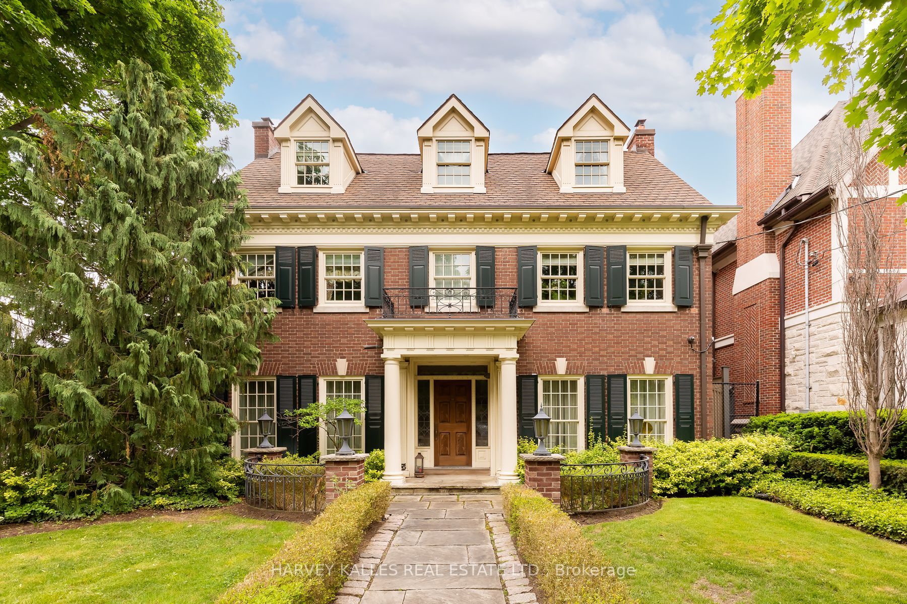 11 Dewbourne Avenue
