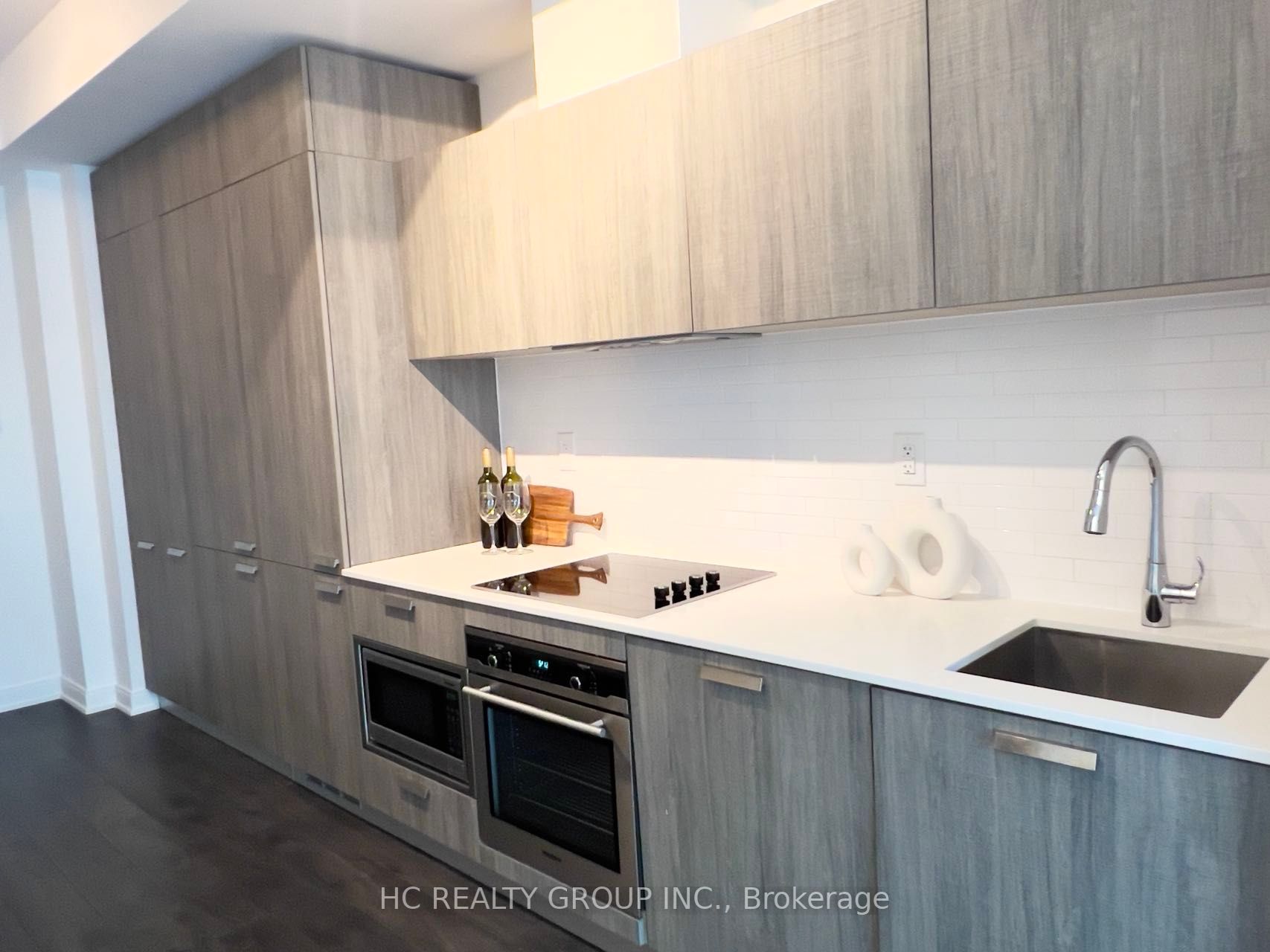 50 Charles St E, #2507