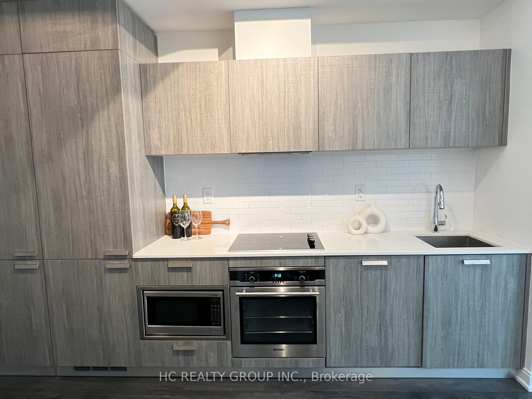 50 Charles St E, #2507