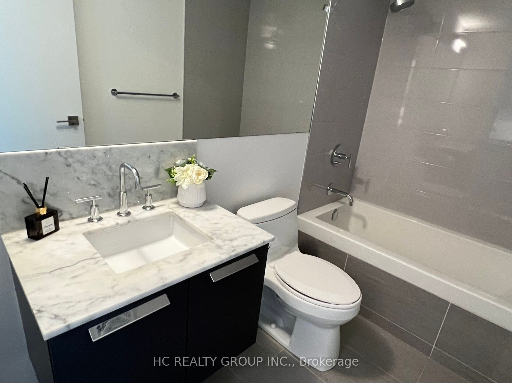 50 Charles St E, #2507
