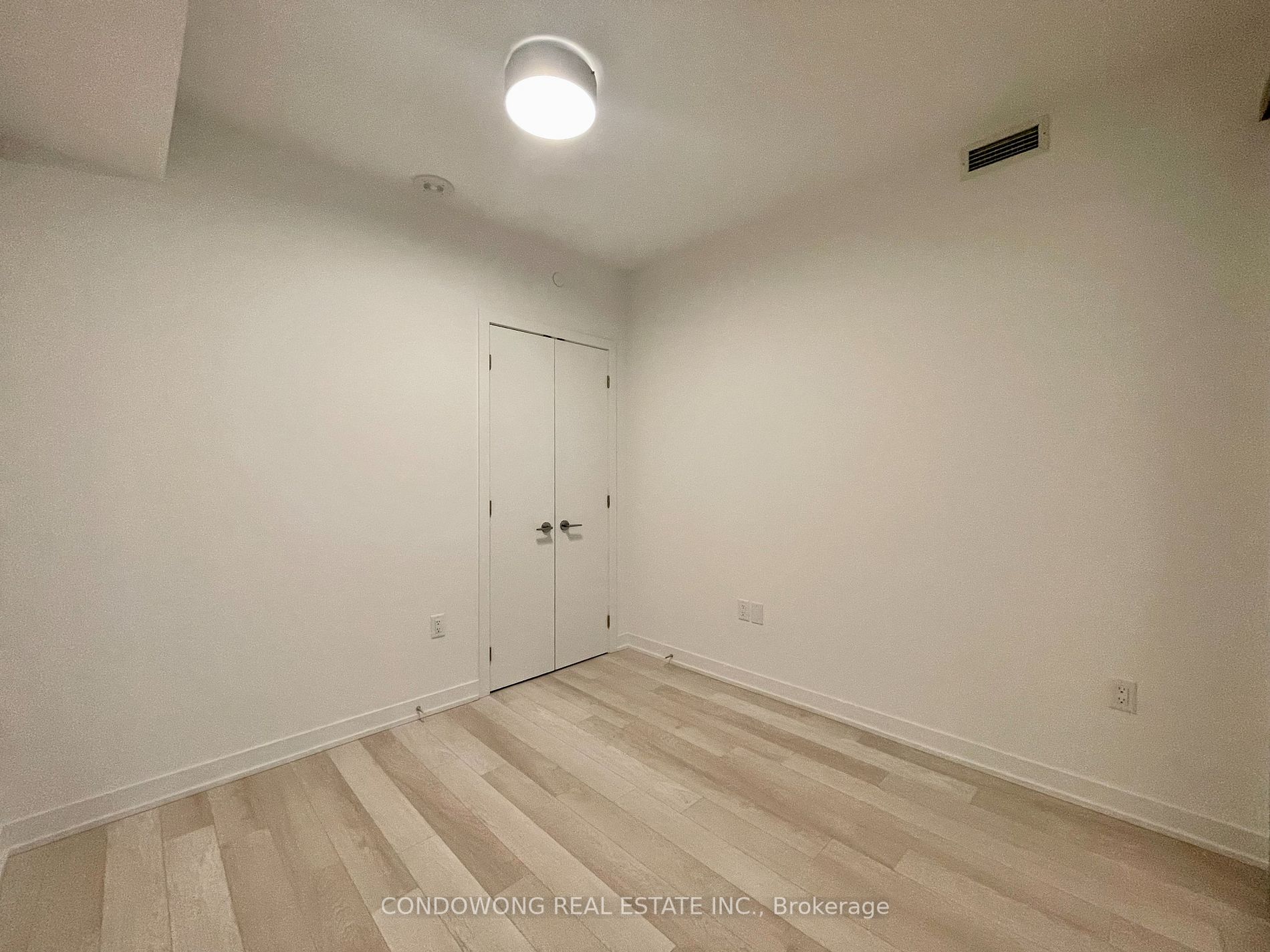 357 King Street W, #2005