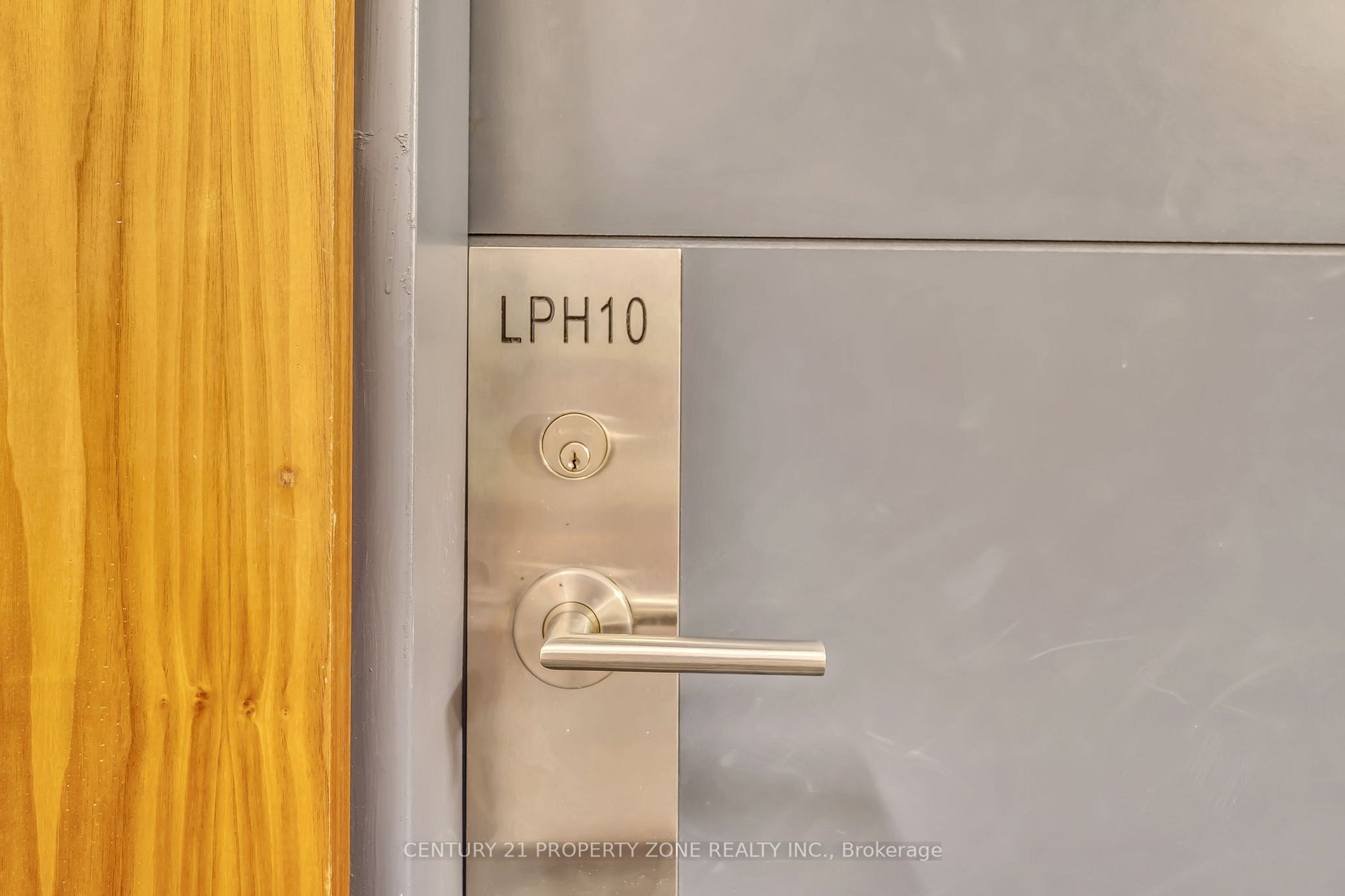 105 George St, #Lph10