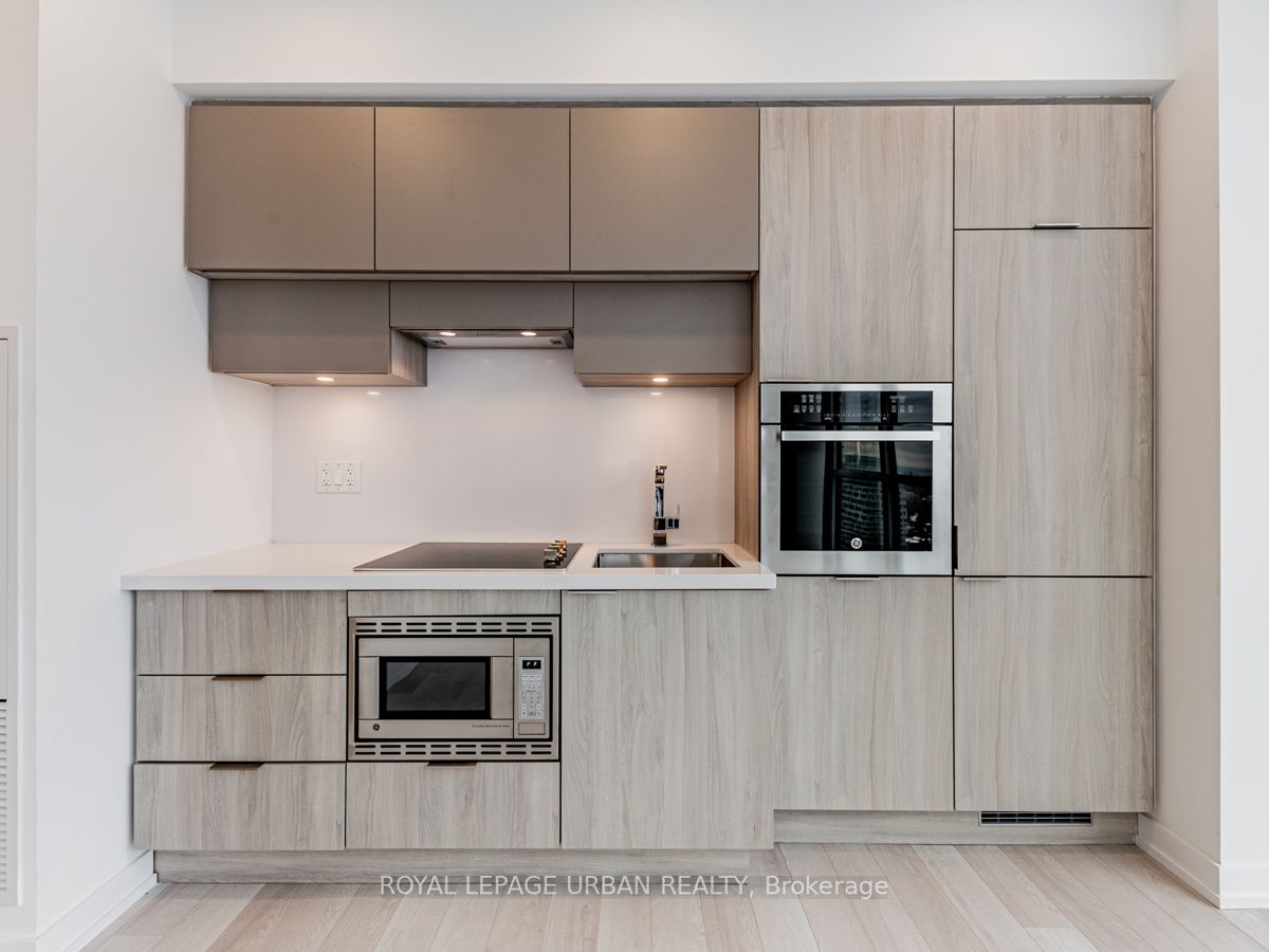 39 Roehampton Avenue, #2303