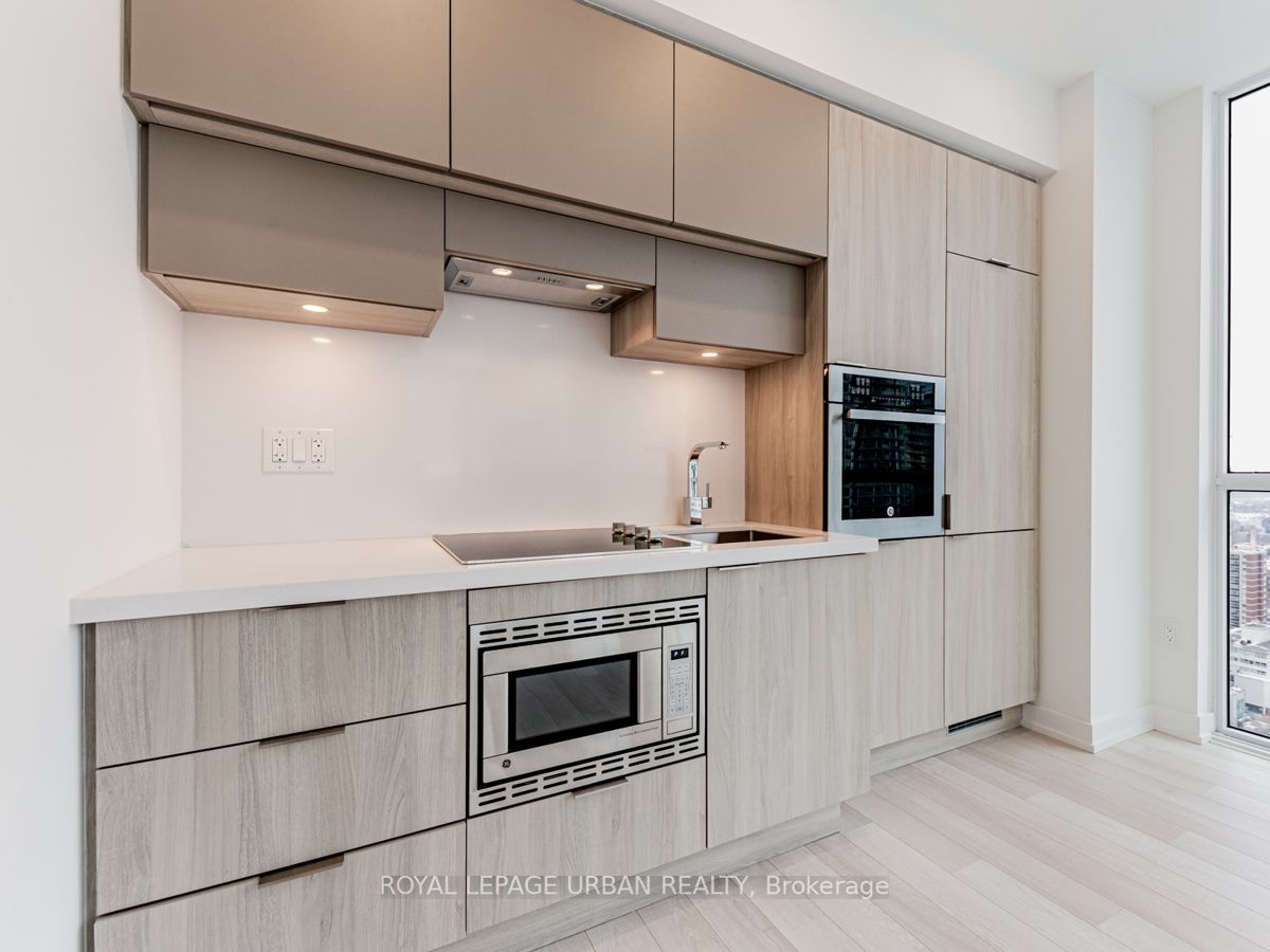 39 Roehampton Avenue, #2303