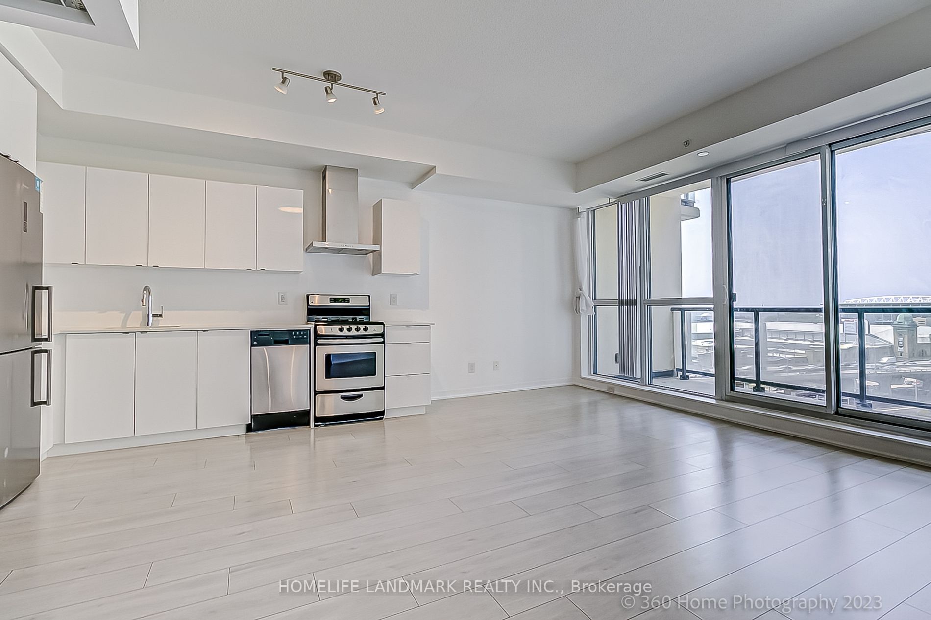 51 East Liberty St, #1016