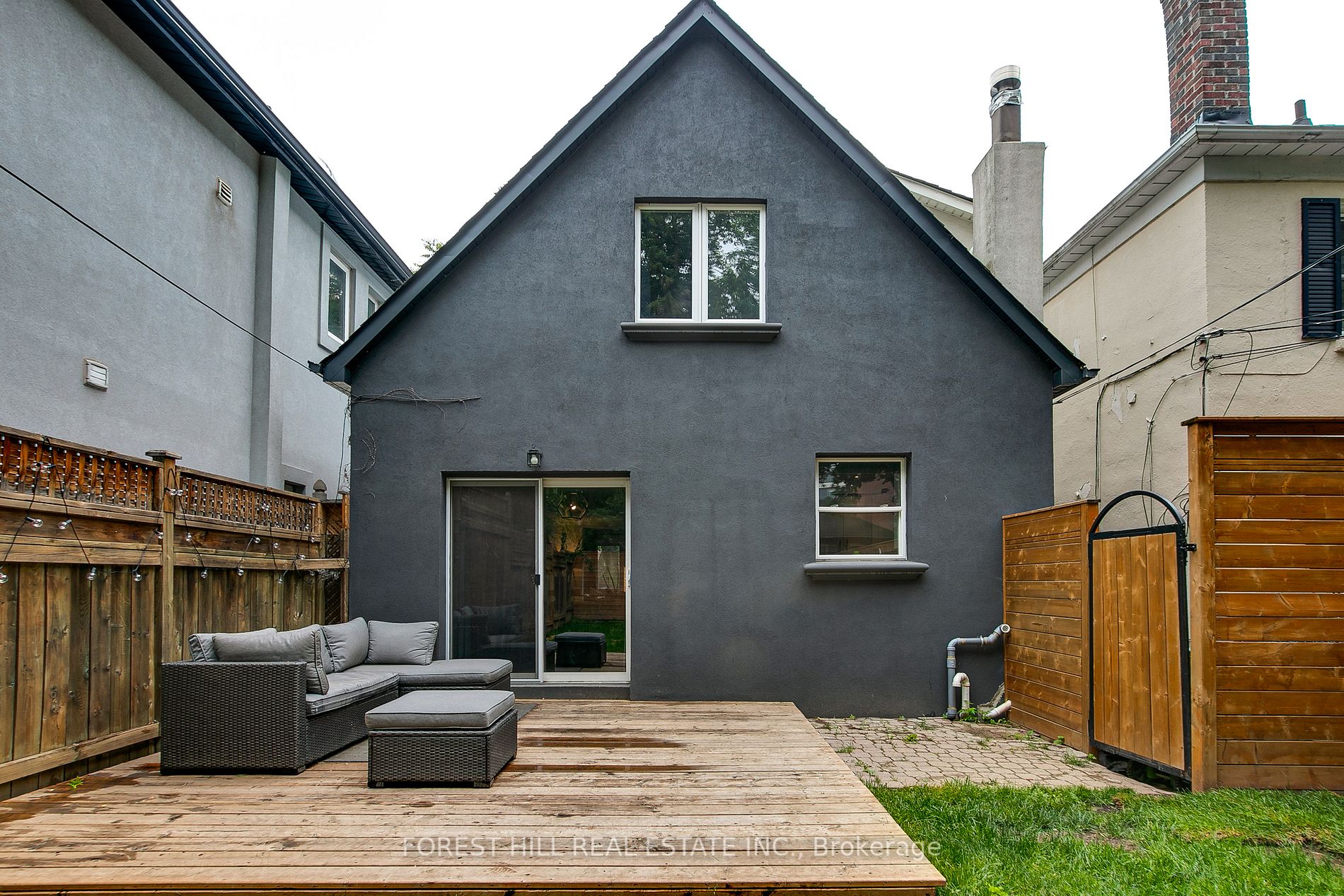 6 Walder Ave