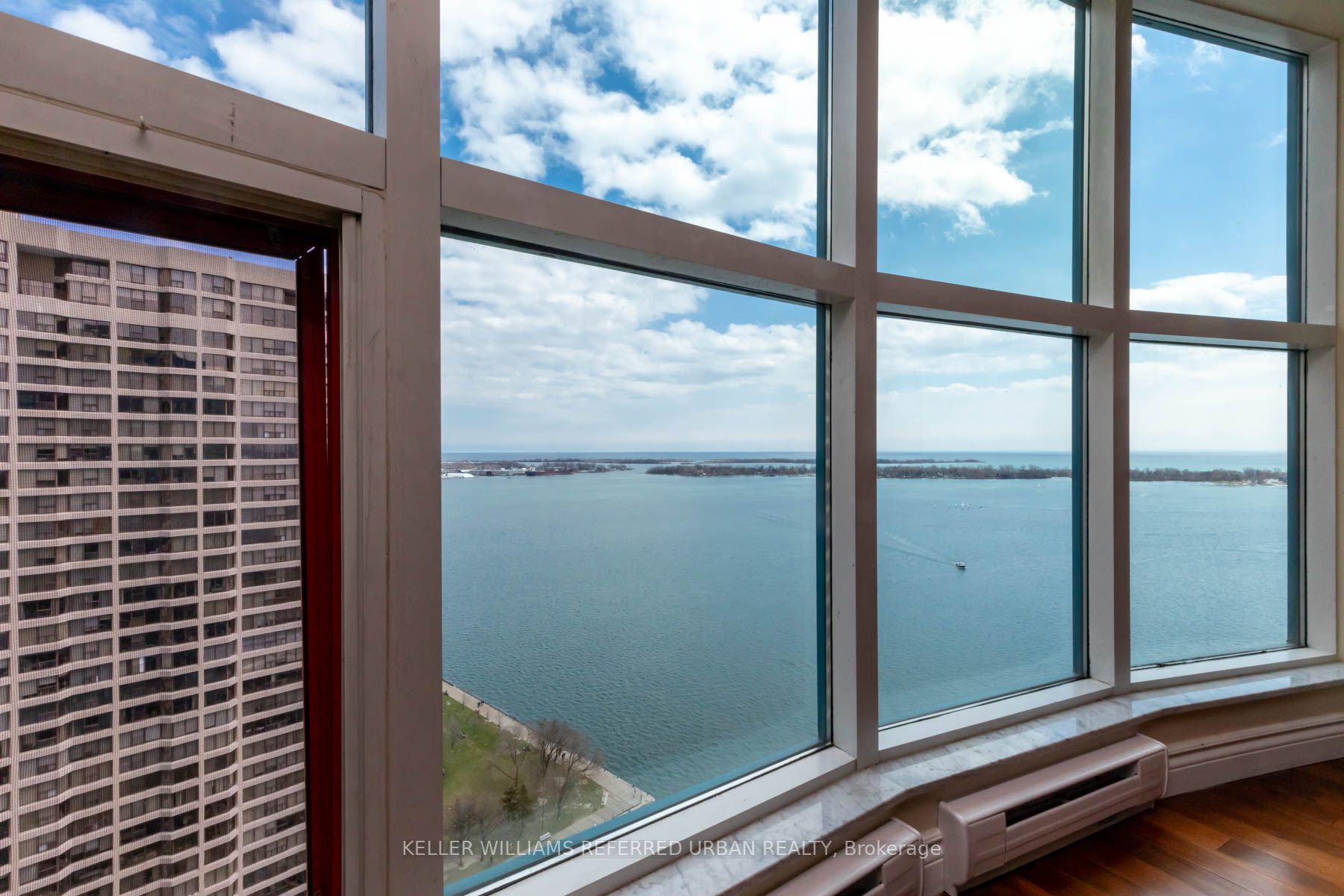 99 Harbour Sq, #3303