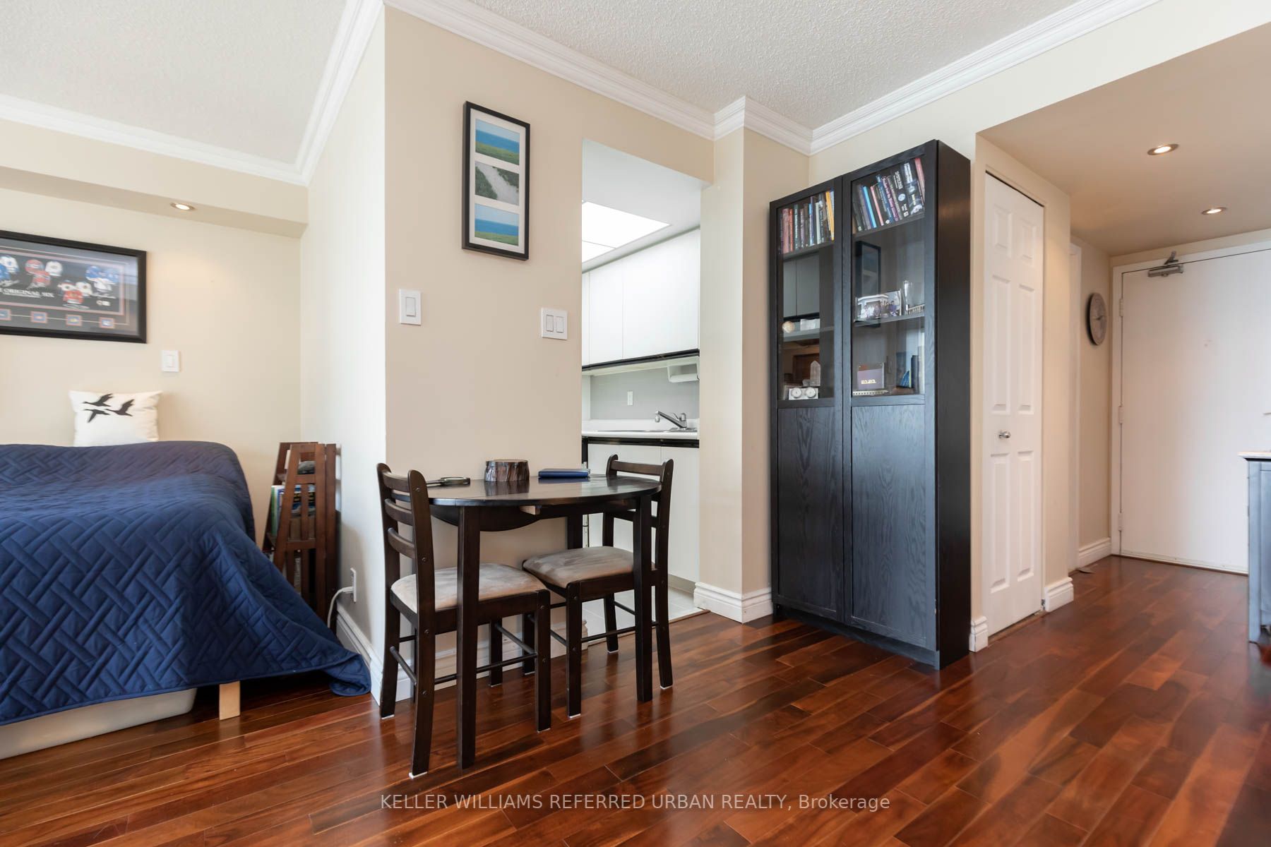 99 Harbour Sq, #3303