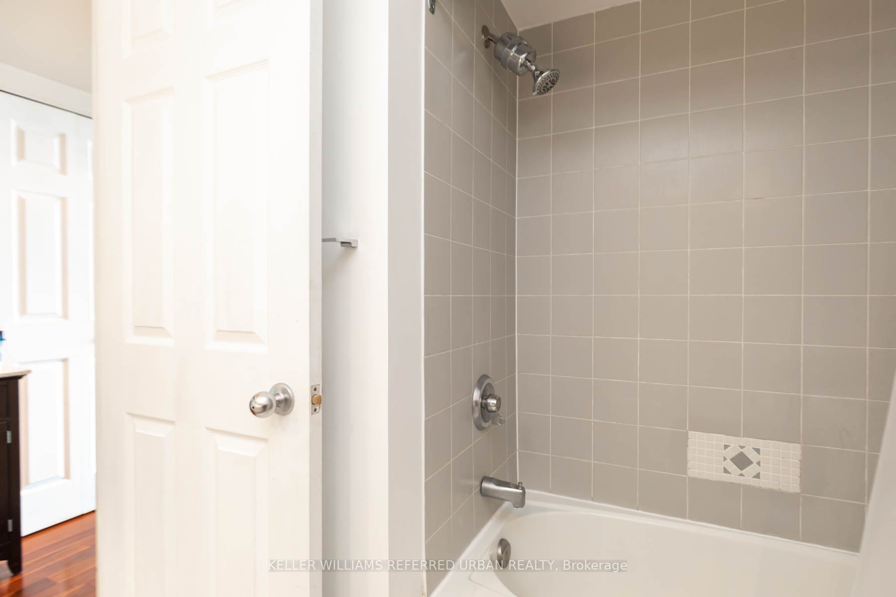 99 Harbour Sq, #3303