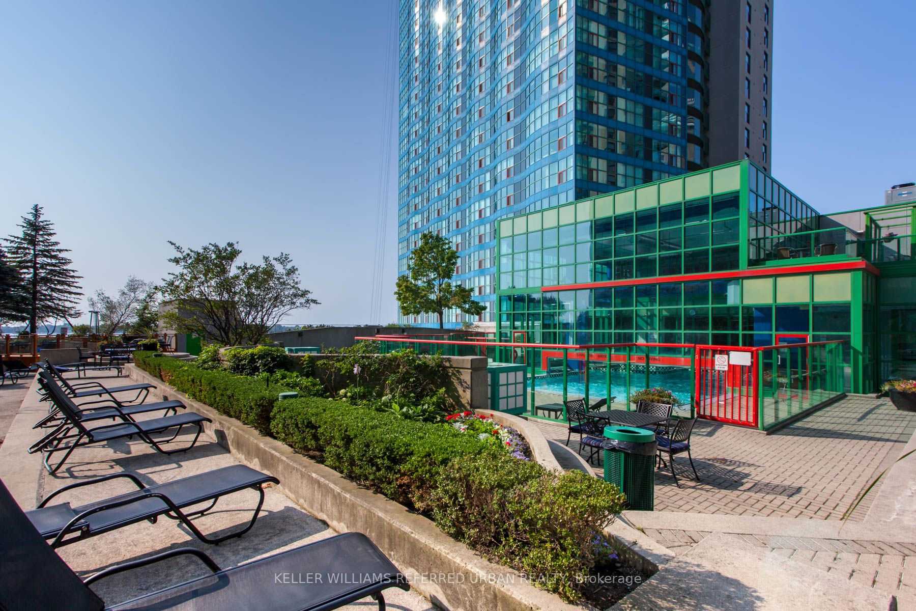 99 Harbour Sq, #3303