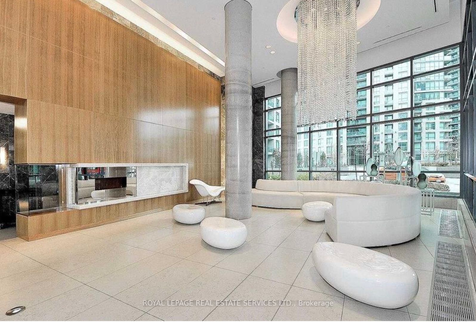 215 Fort York Blvd, #1303