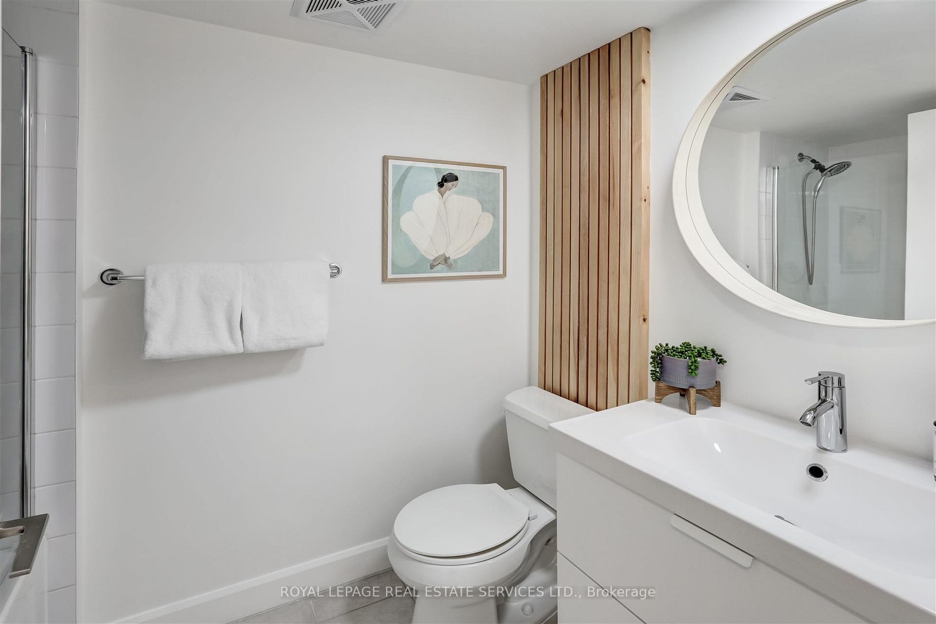 215 Fort York Blvd, #1303