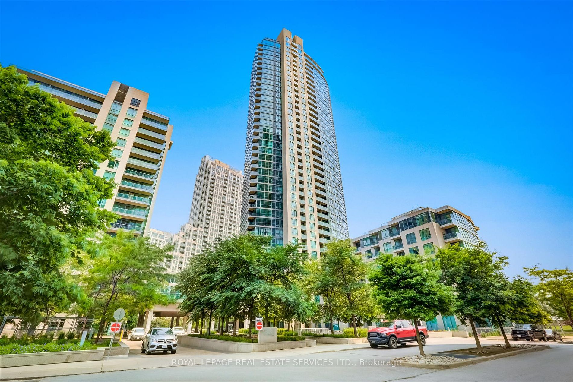 215 Fort York Blvd, #1303