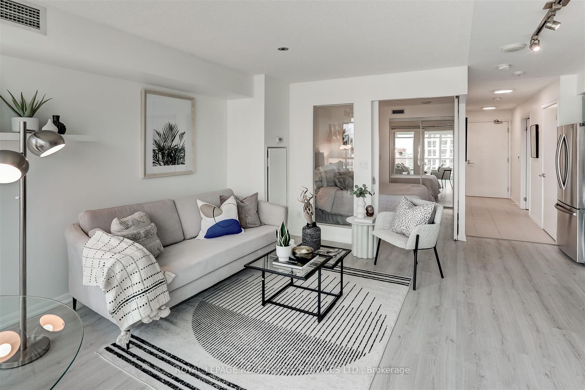 215 Fort York Blvd, #1303