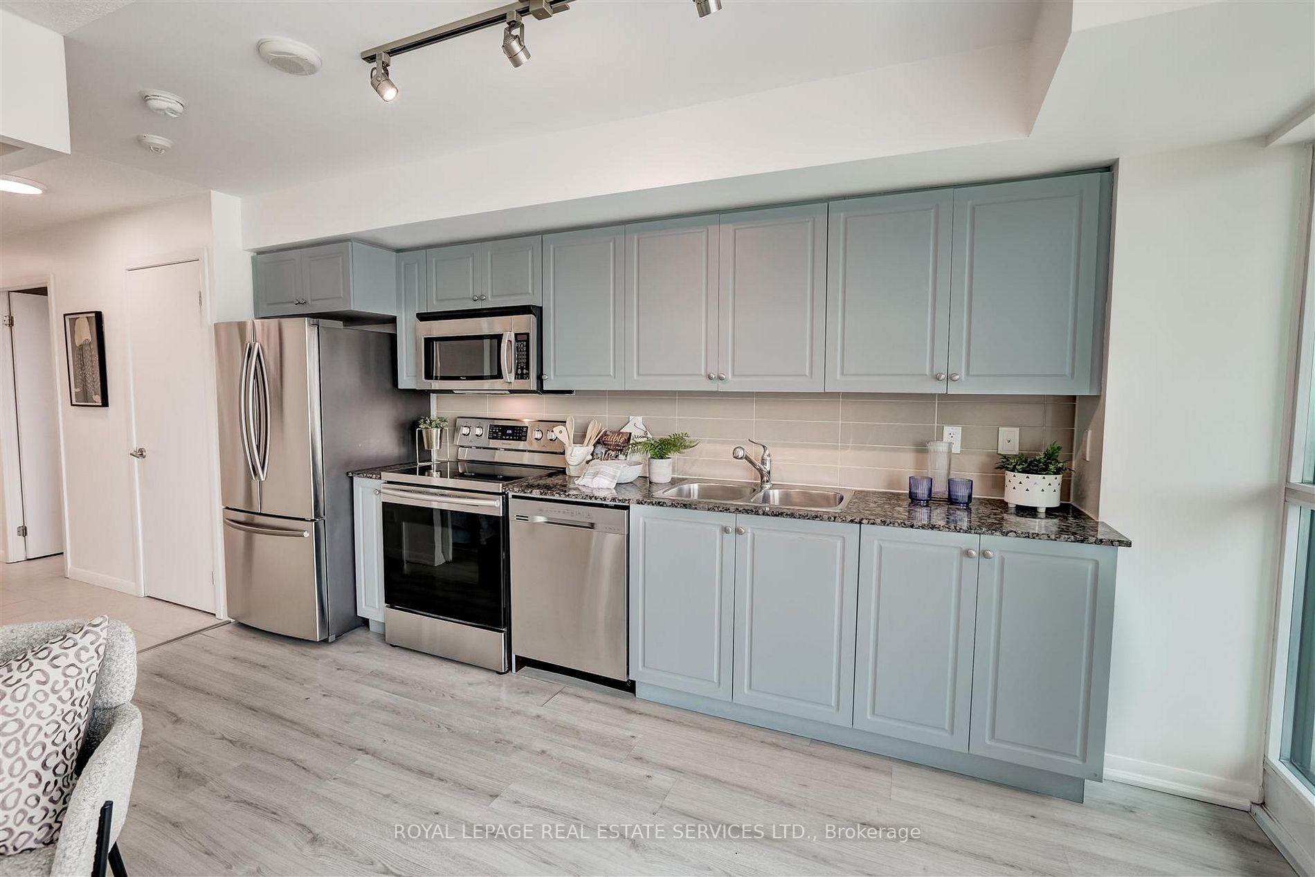 215 Fort York Blvd, #1303