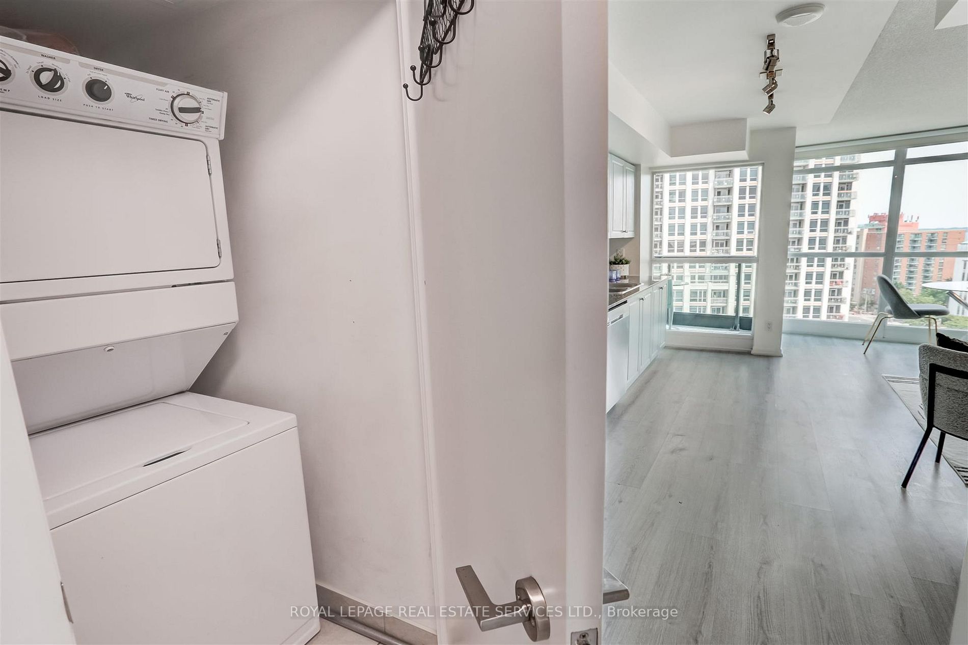 215 Fort York Blvd, #1303