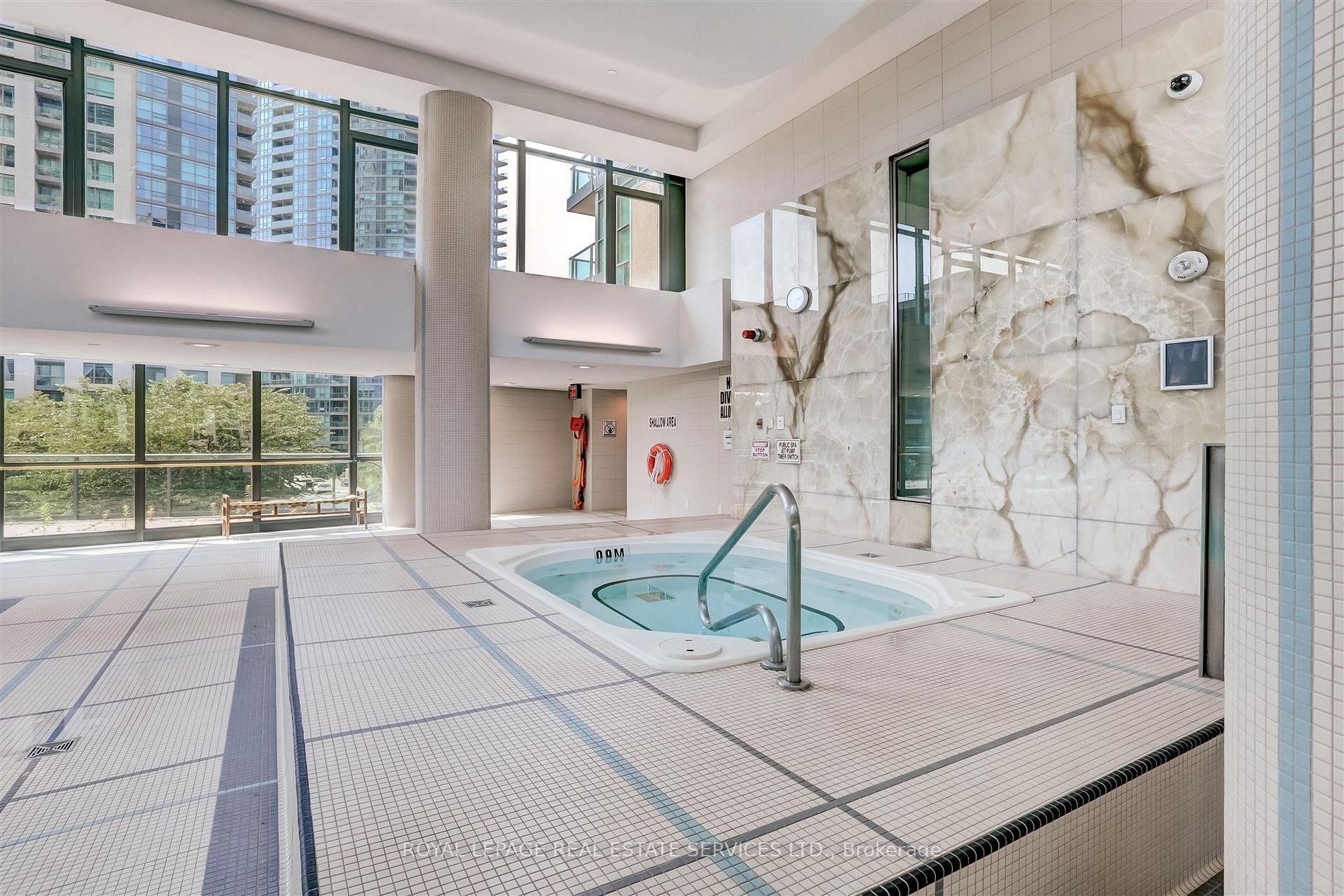 215 Fort York Blvd, #1303