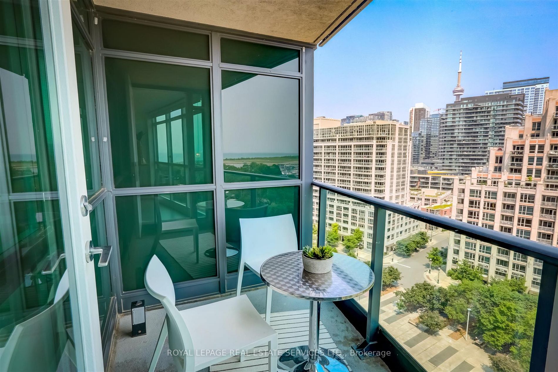 215 Fort York Blvd, #1303