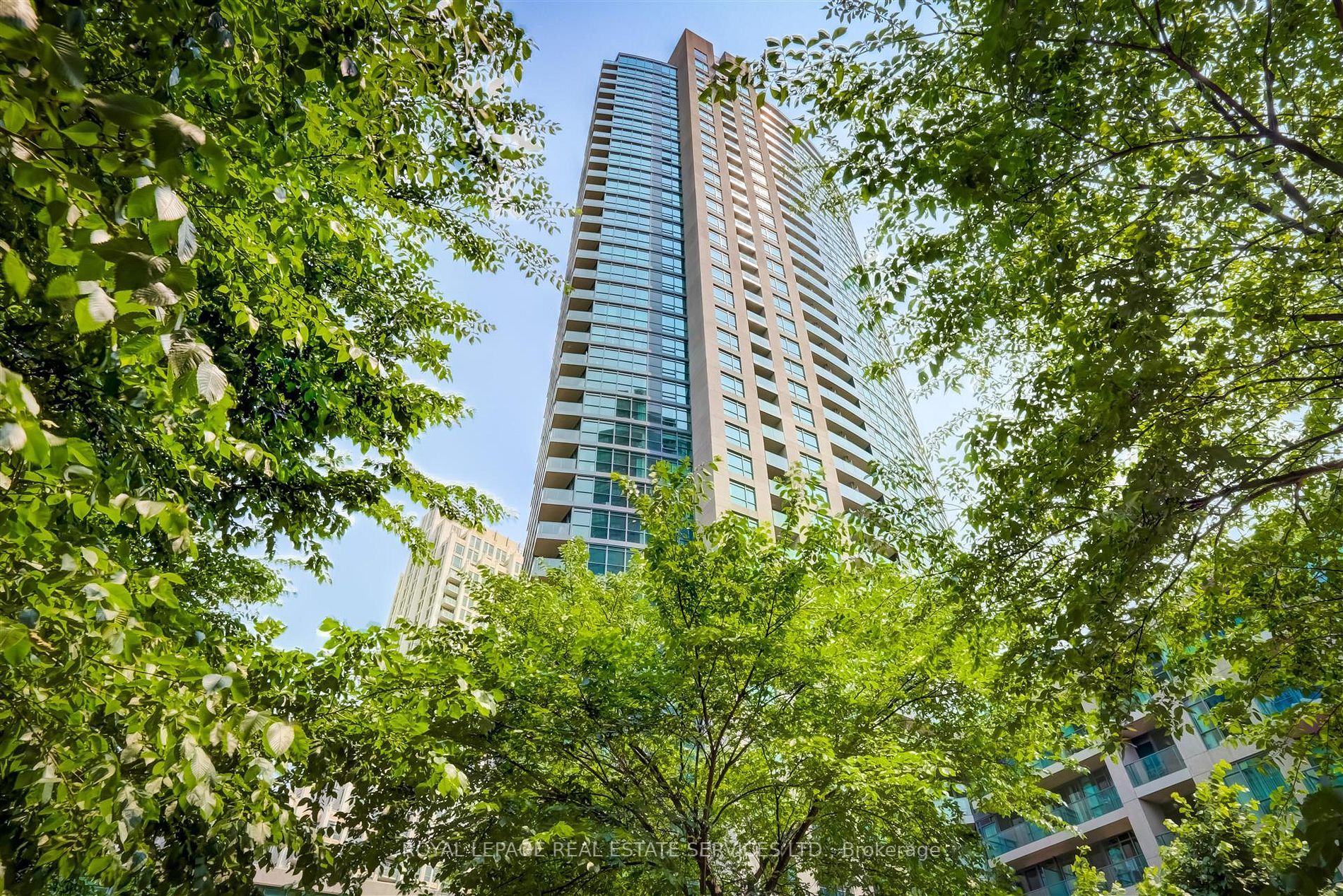 215 Fort York Blvd, #1303
