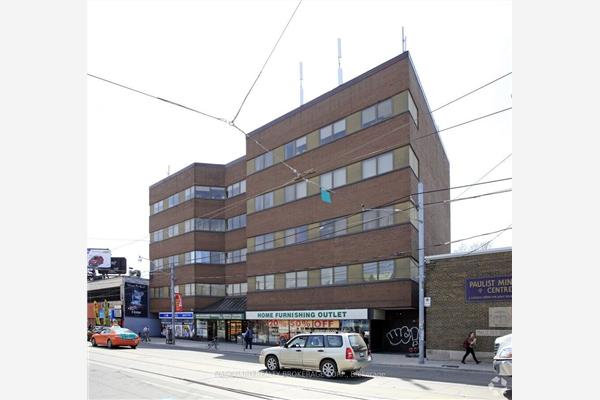 800 Bathurst St, Toronto