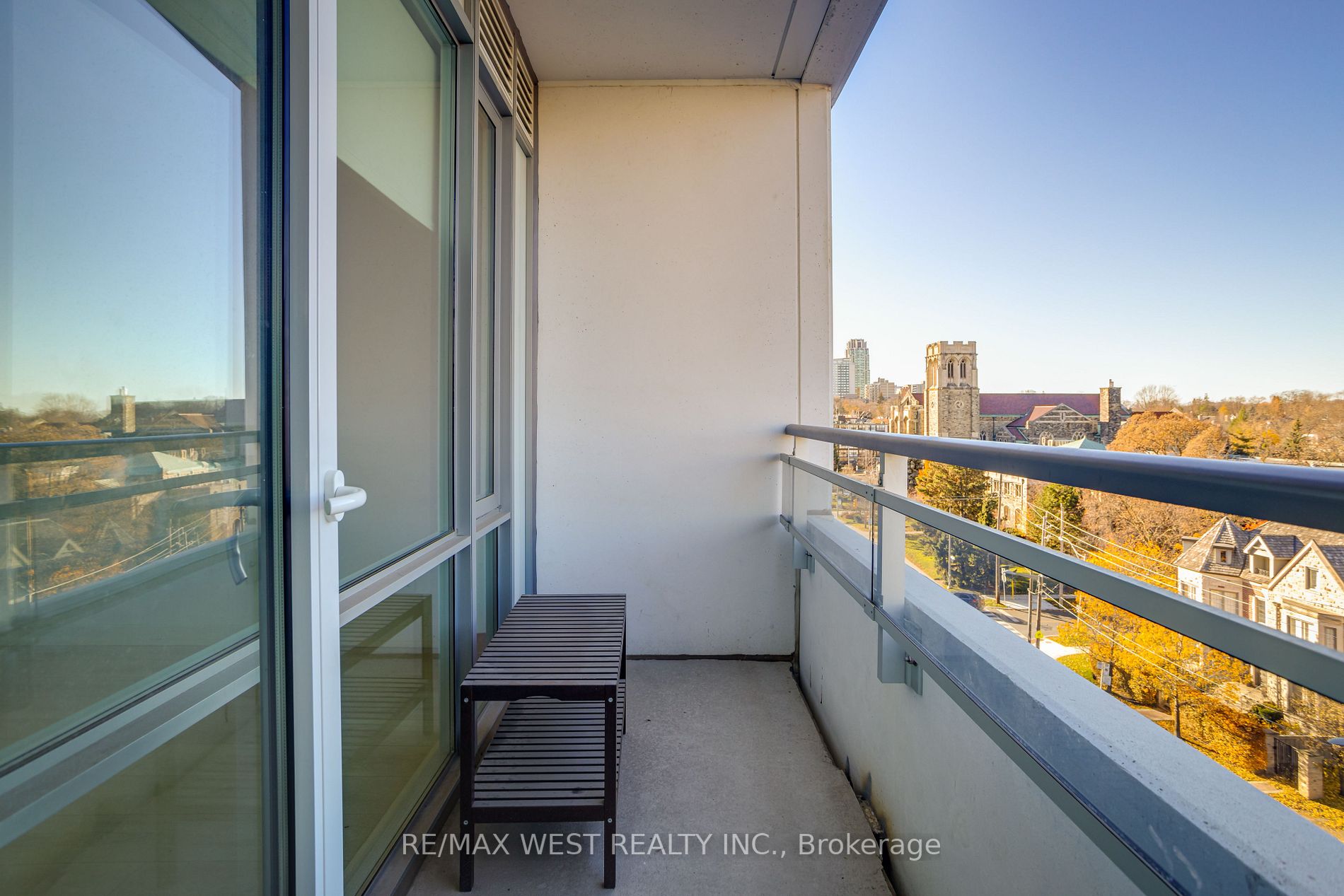 223 St. Clair Ave W, #613