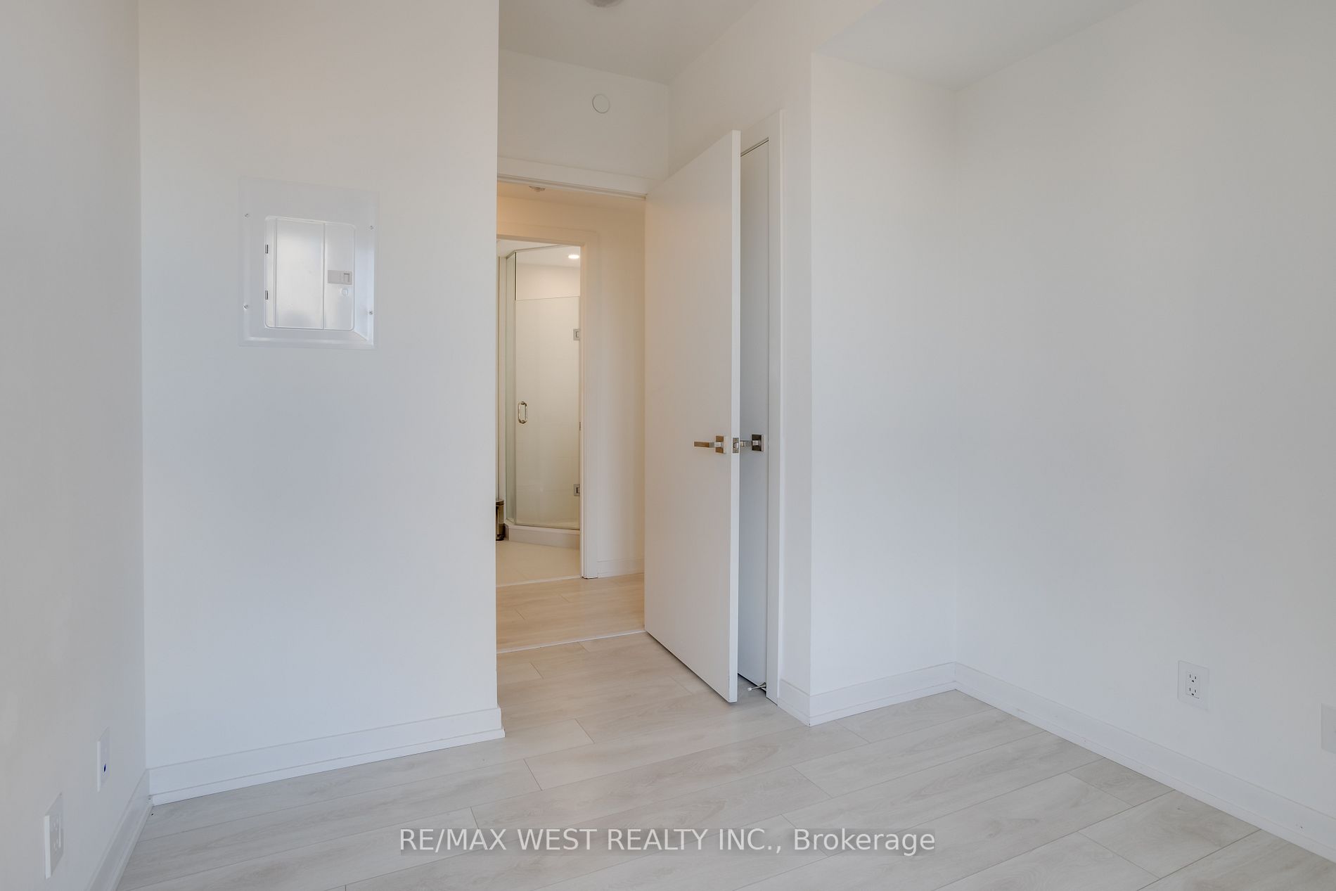 223 St. Clair Ave W, #613