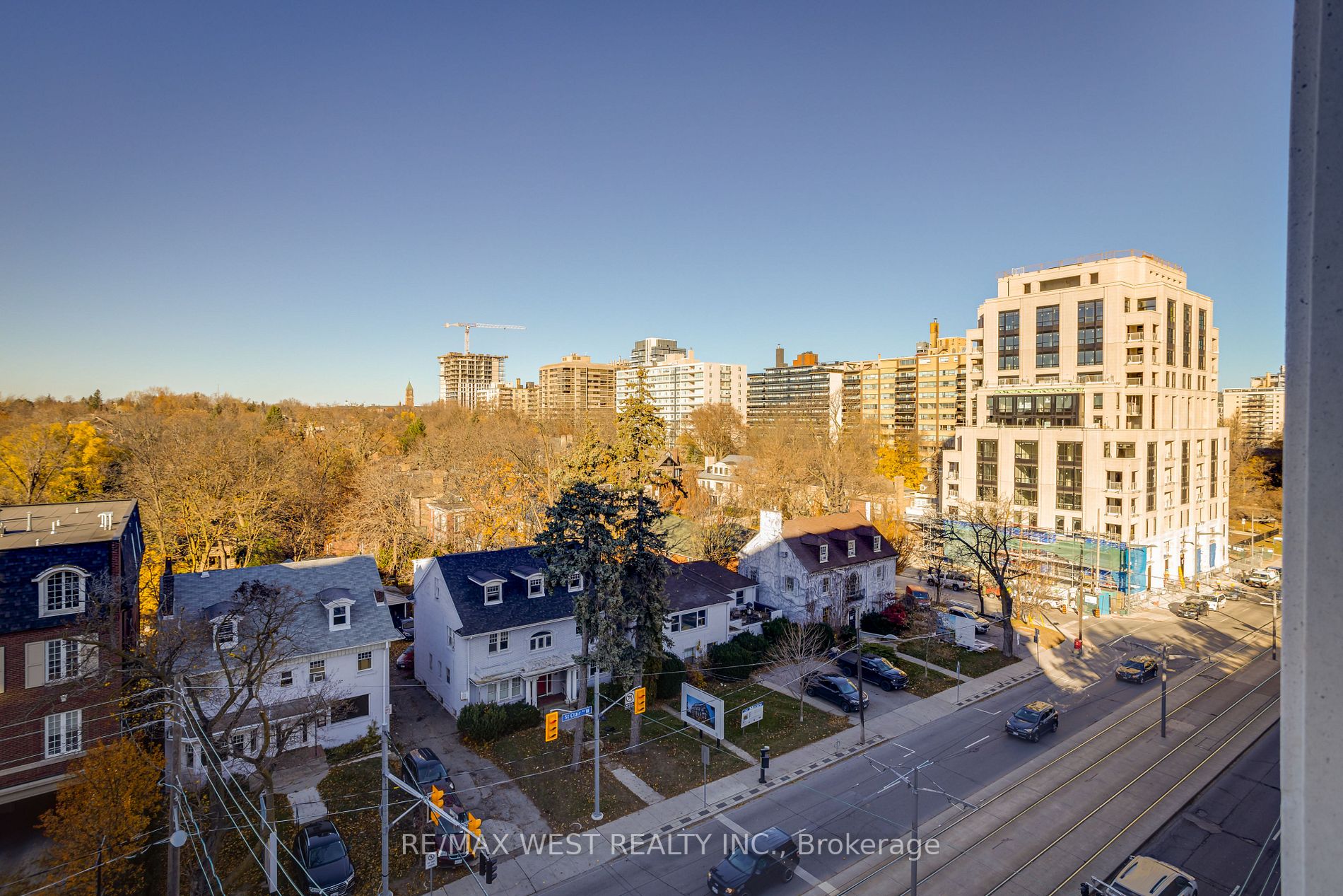 223 St. Clair Ave W, #613