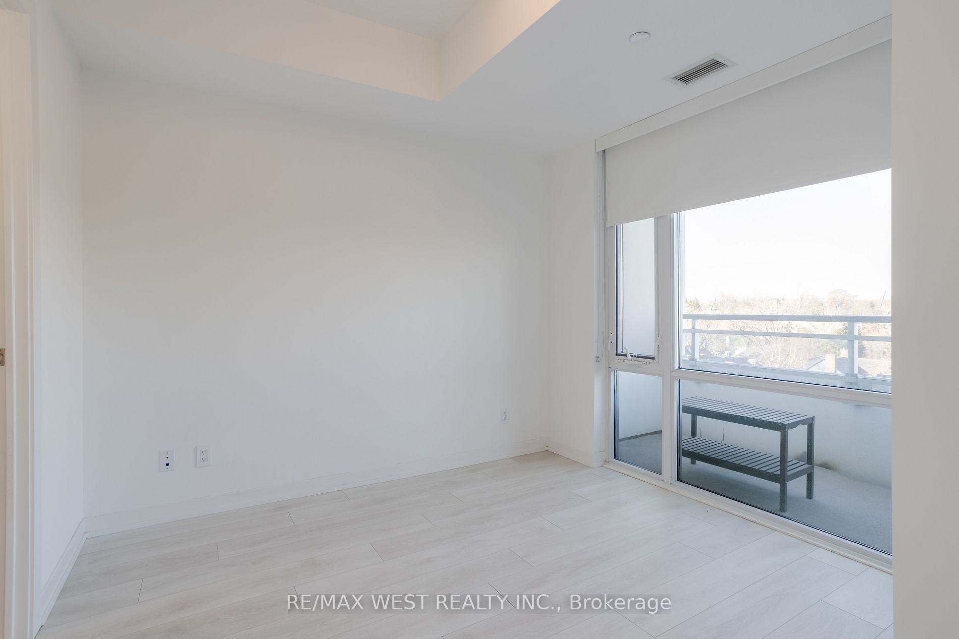 223 St. Clair Ave W, #613