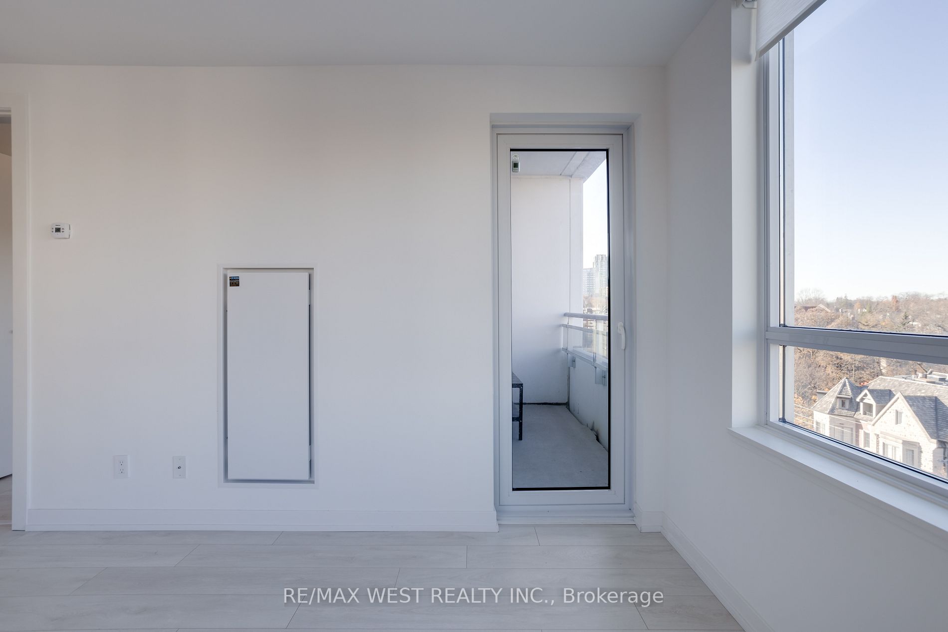 223 St. Clair Ave W, #613