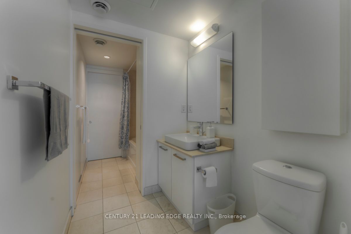 12 York St, #1210