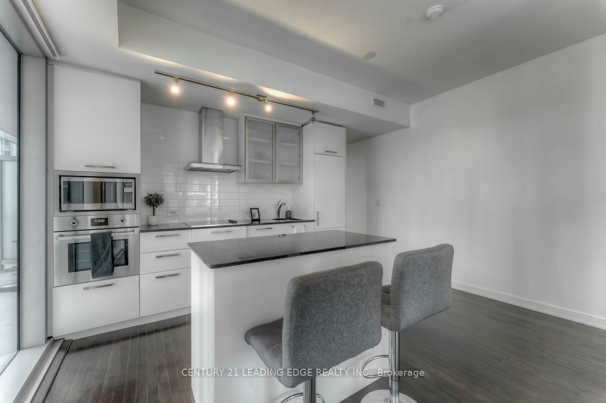 12 York St, #1210