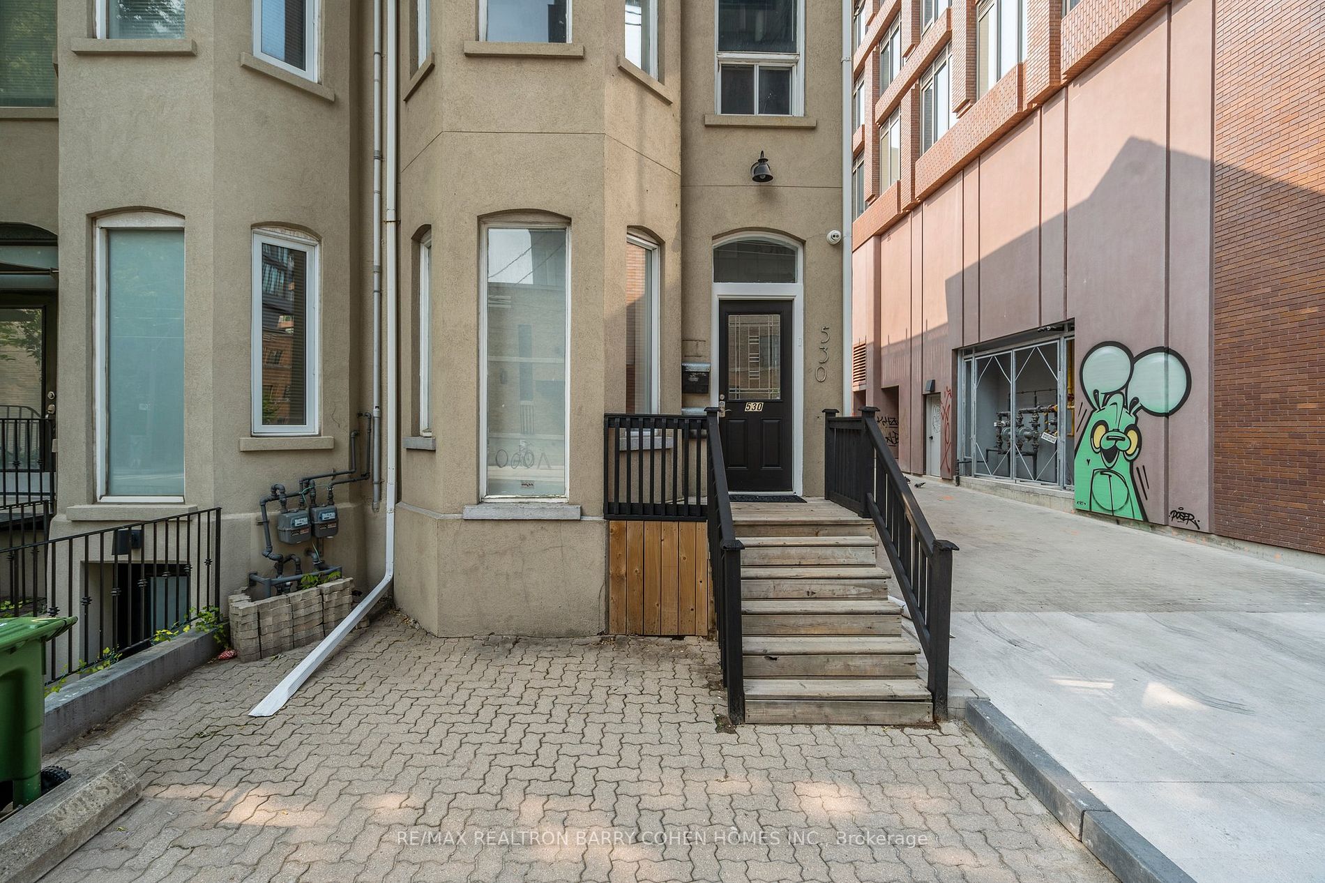 530 Richmond St W