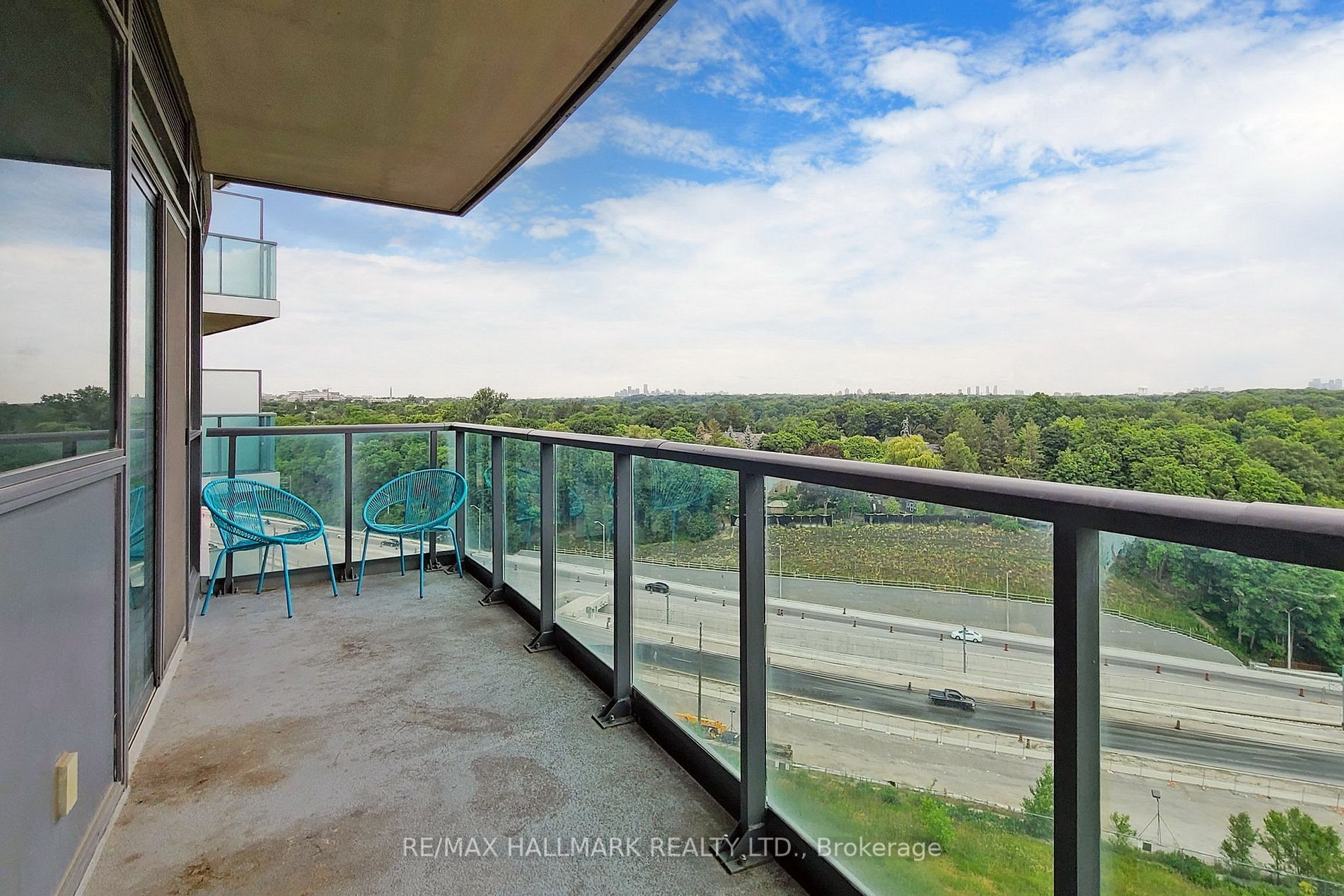 35 Brian Peck Cres, #806