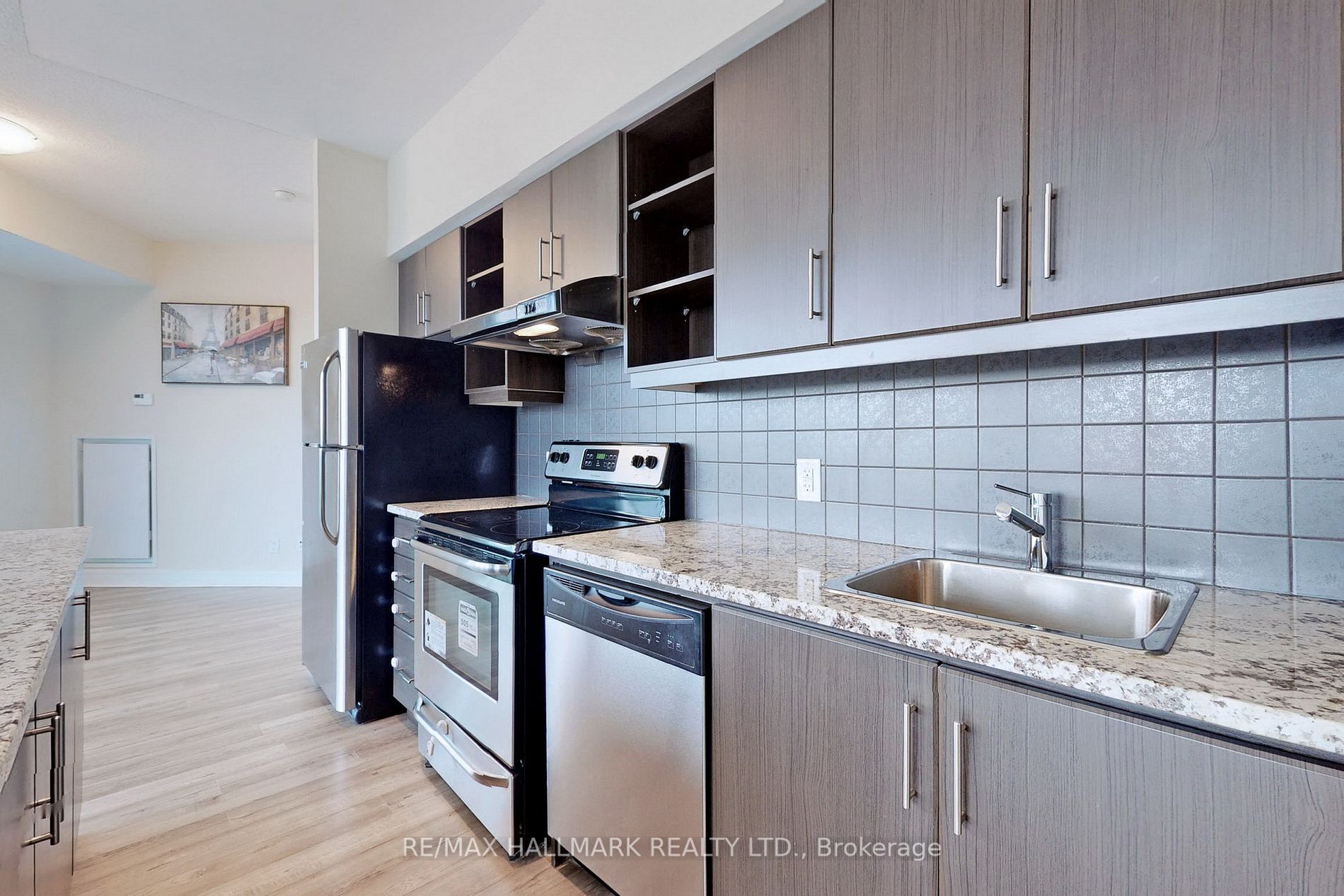 35 Brian Peck Cres, #806
