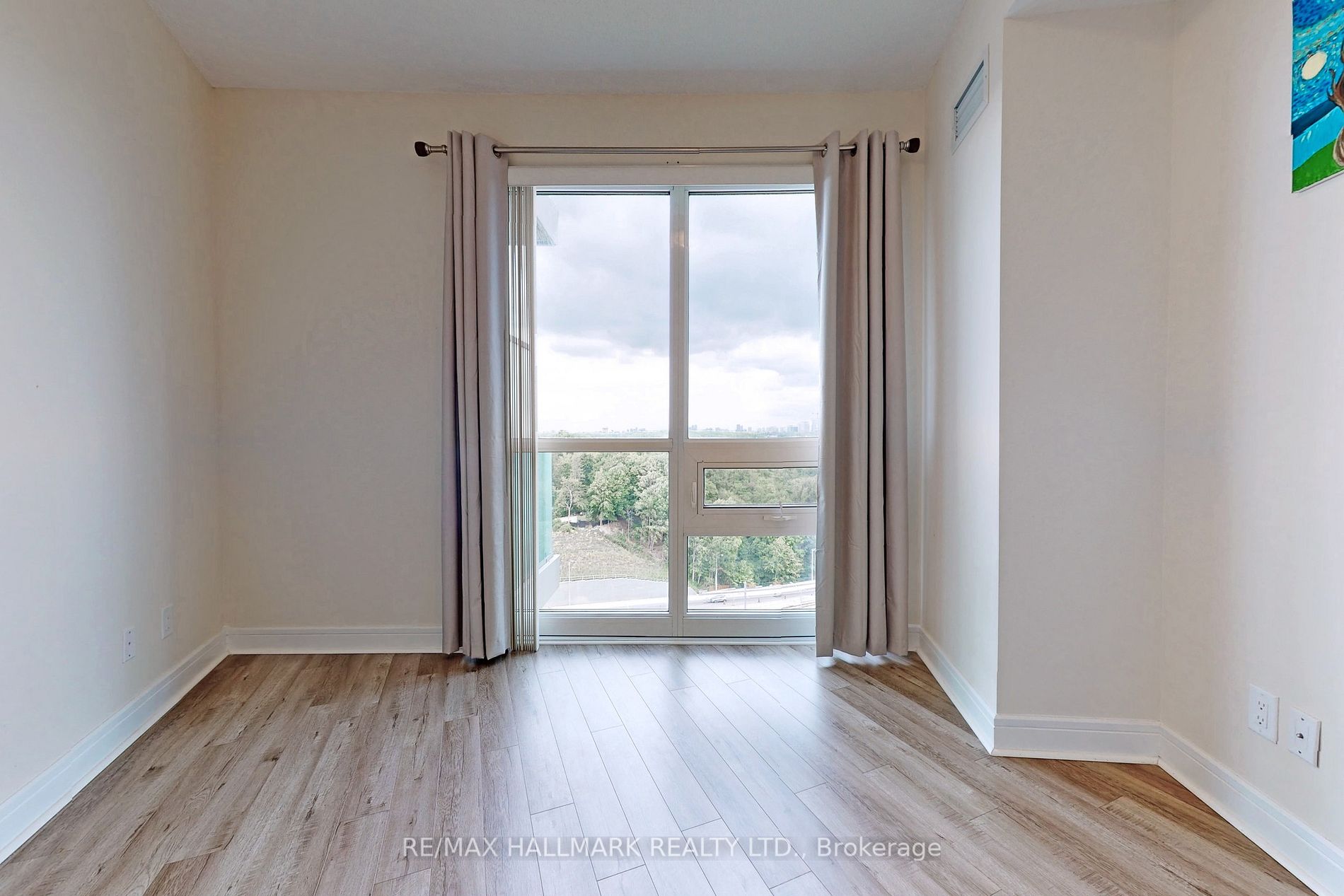 35 Brian Peck Cres, #806