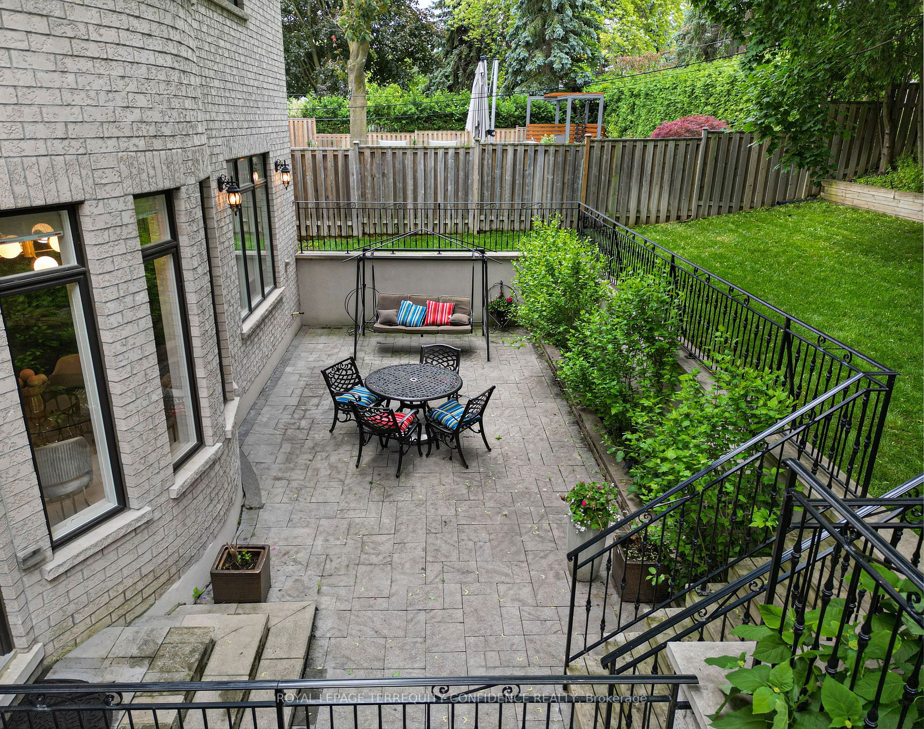 18 Viamede Crescent