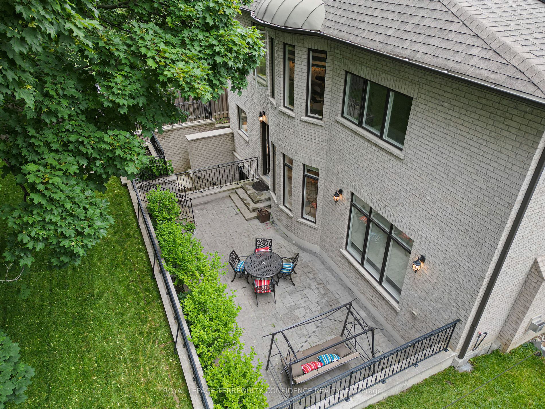 18 Viamede Crescent