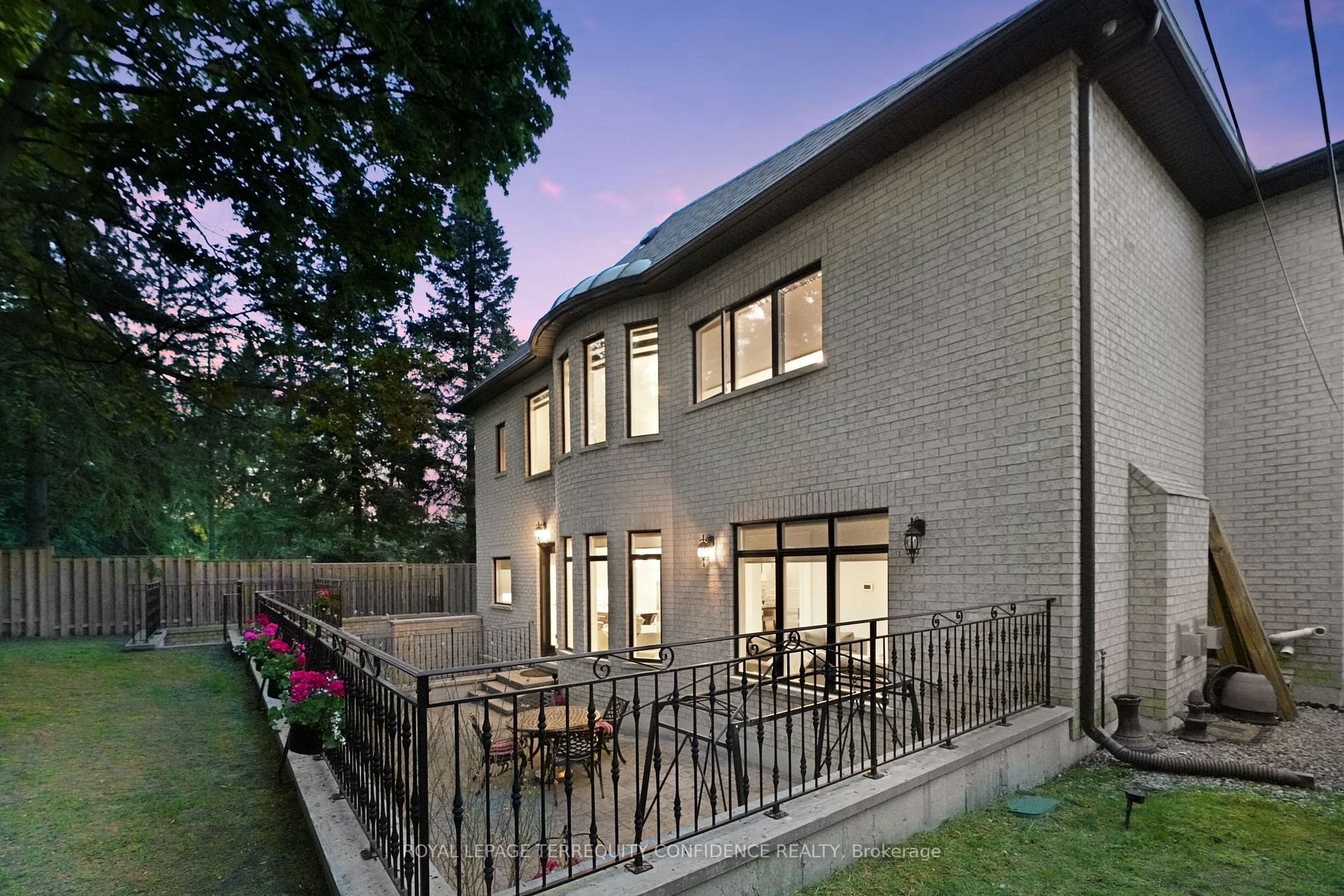 18 Viamede Crescent