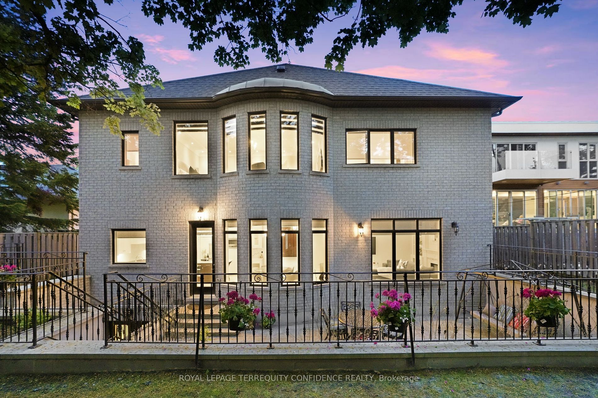 18 Viamede Crescent