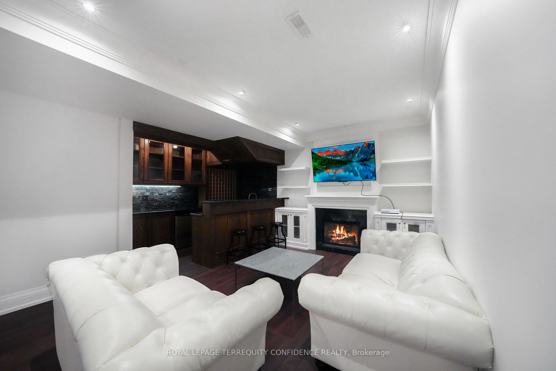 18 Viamede Crescent