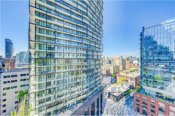 330 Richmond St W, Toronto