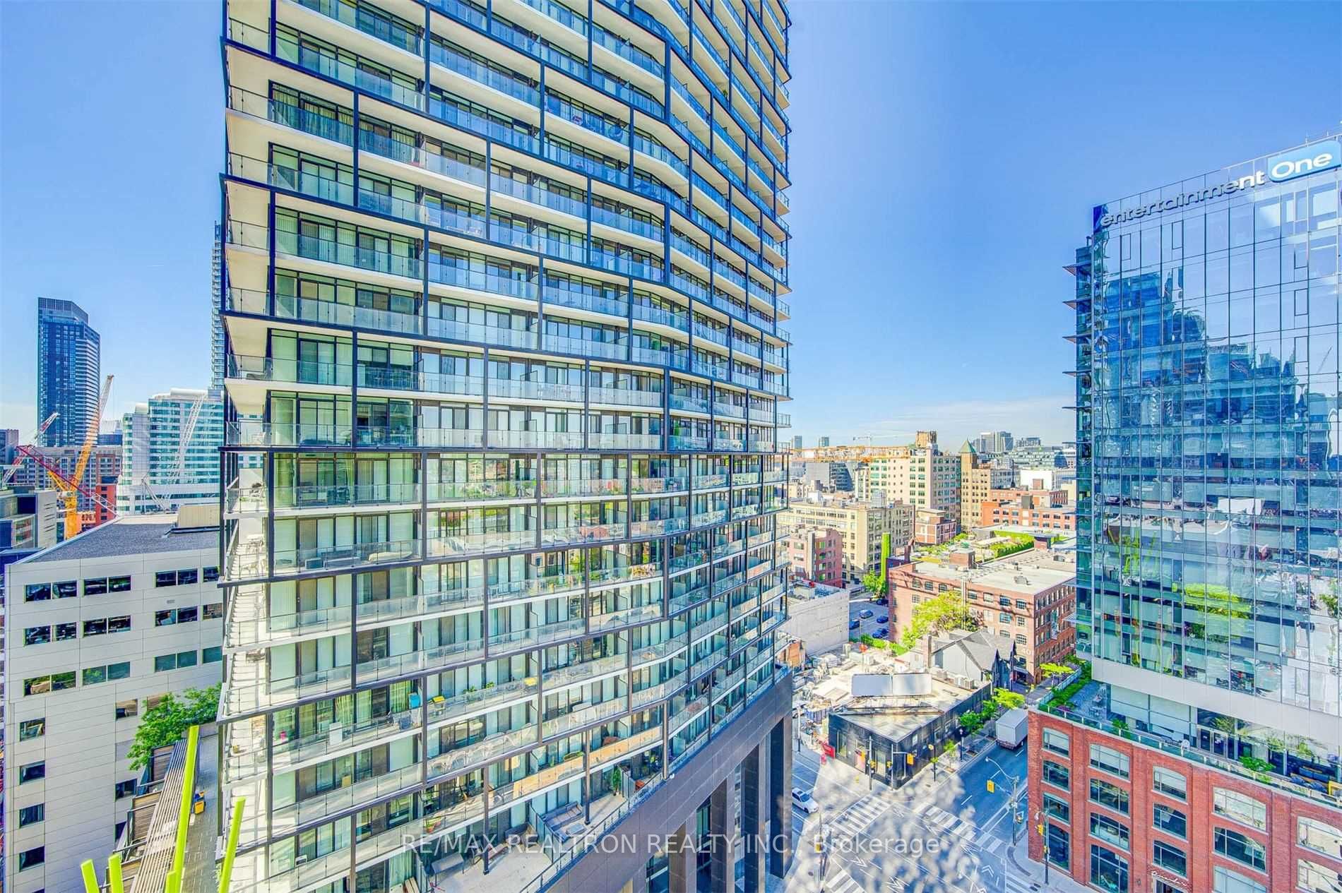 330 Richmond St W, #1702