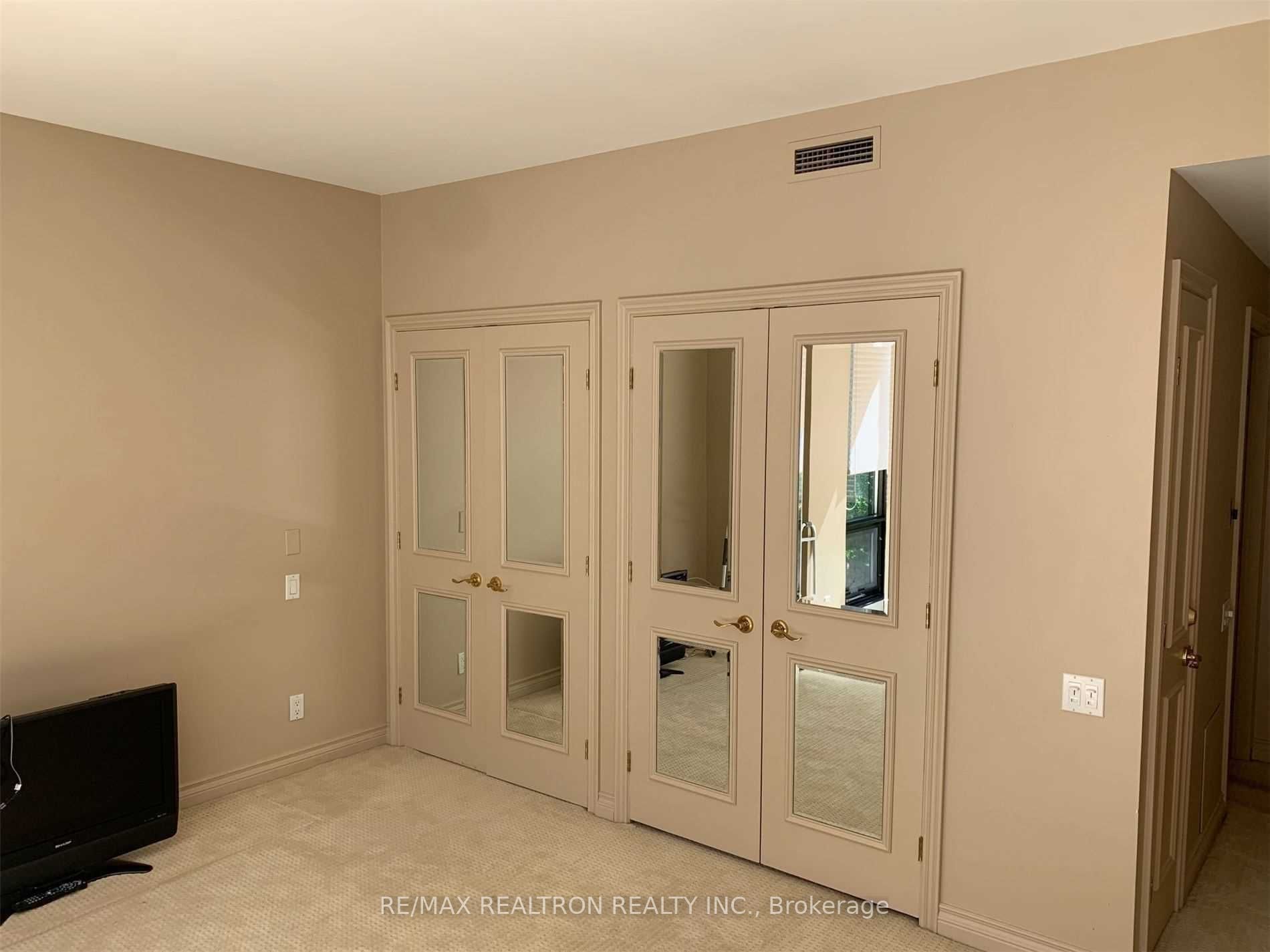 342 Spadina Road #301