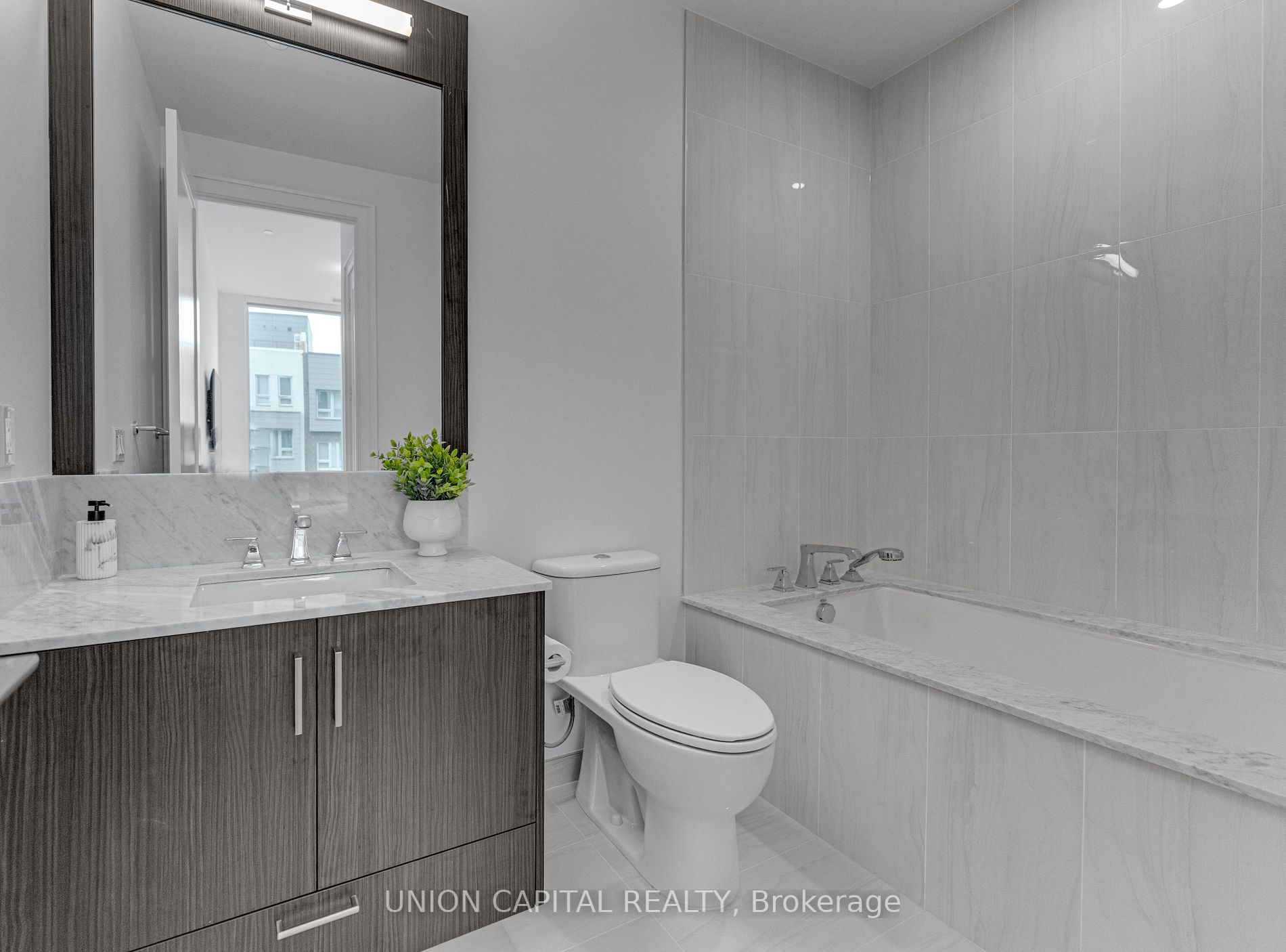 25 Adra Grado Way, #112