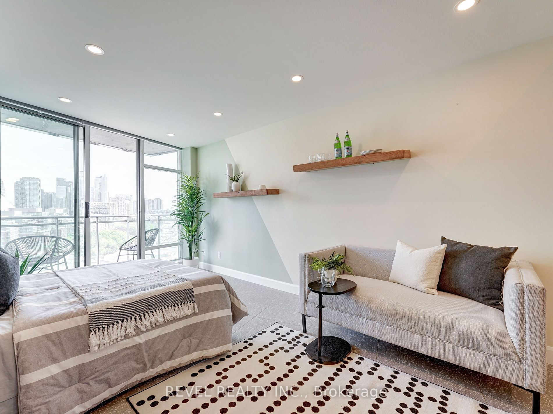 650 Queens Quay W, #1706