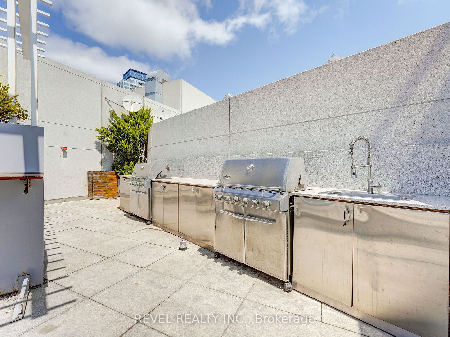 650 Queens Quay W, #1706