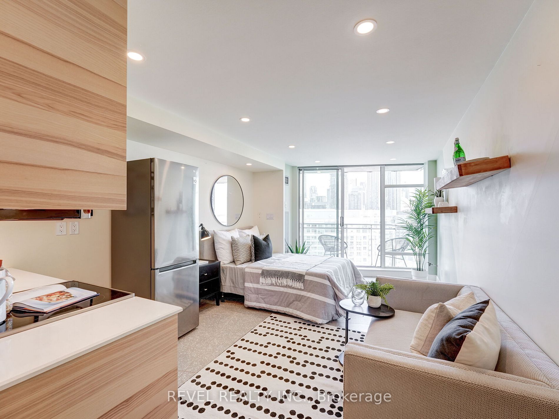 650 Queens Quay W, #1706