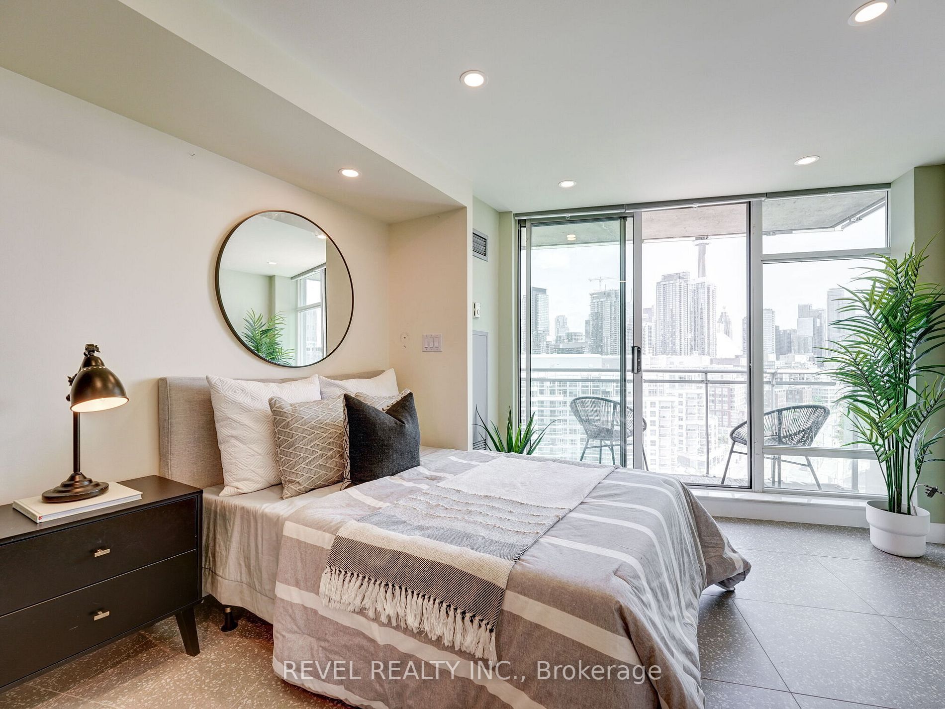 650 Queens Quay W, #1706