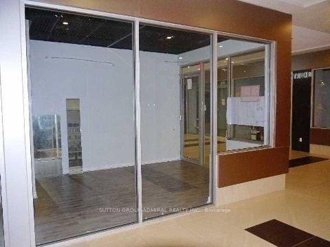 384 Yonge St, #94