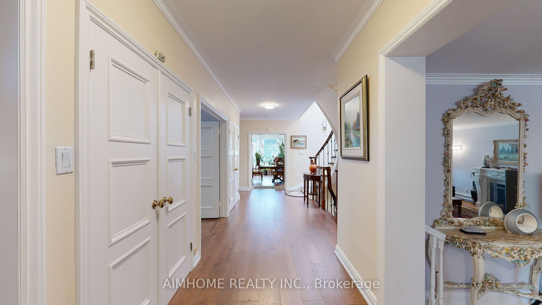 4 Valleyanna Dr